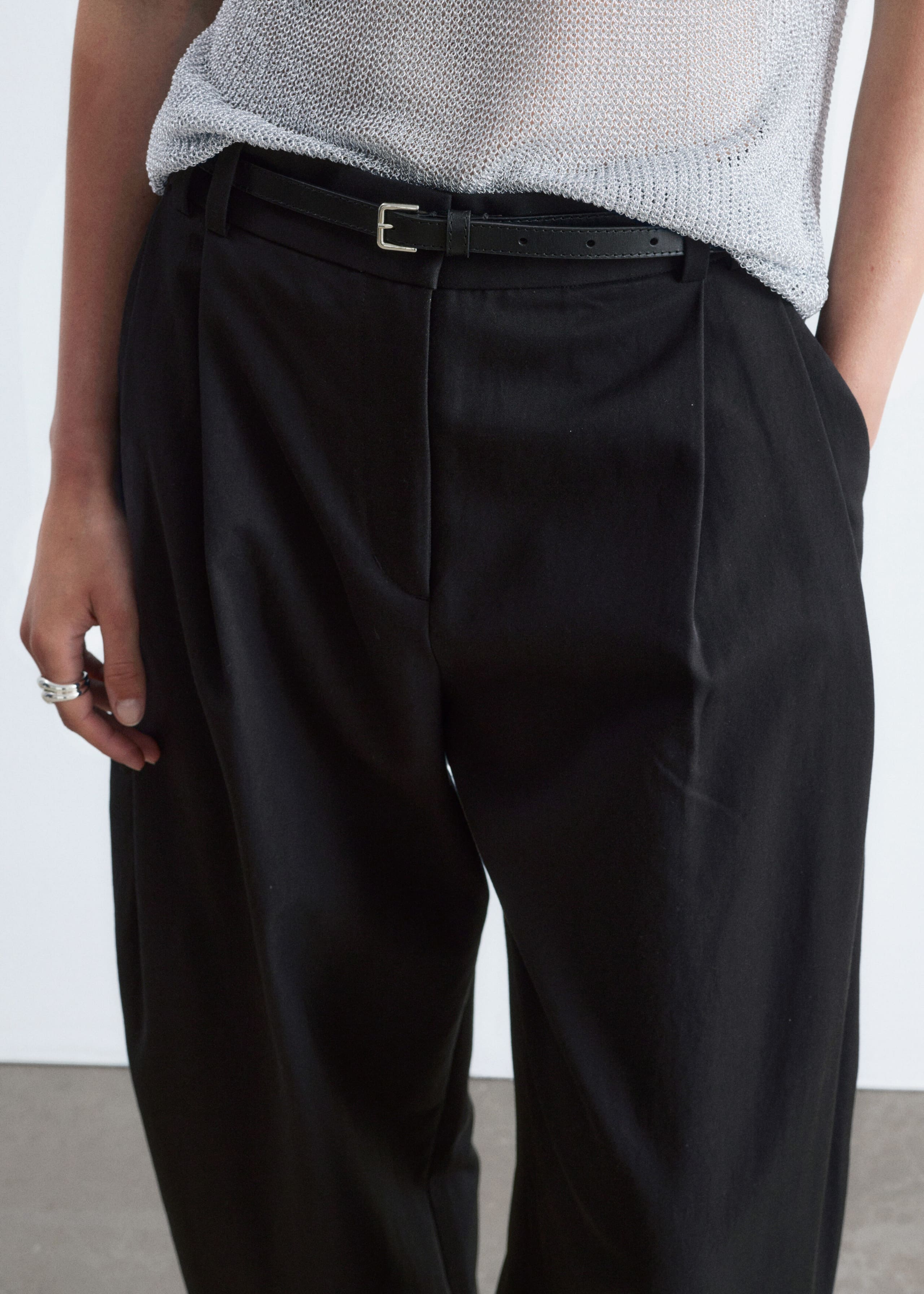 Barrel‑Leg Cropped Trousers - Off White - Lookbook