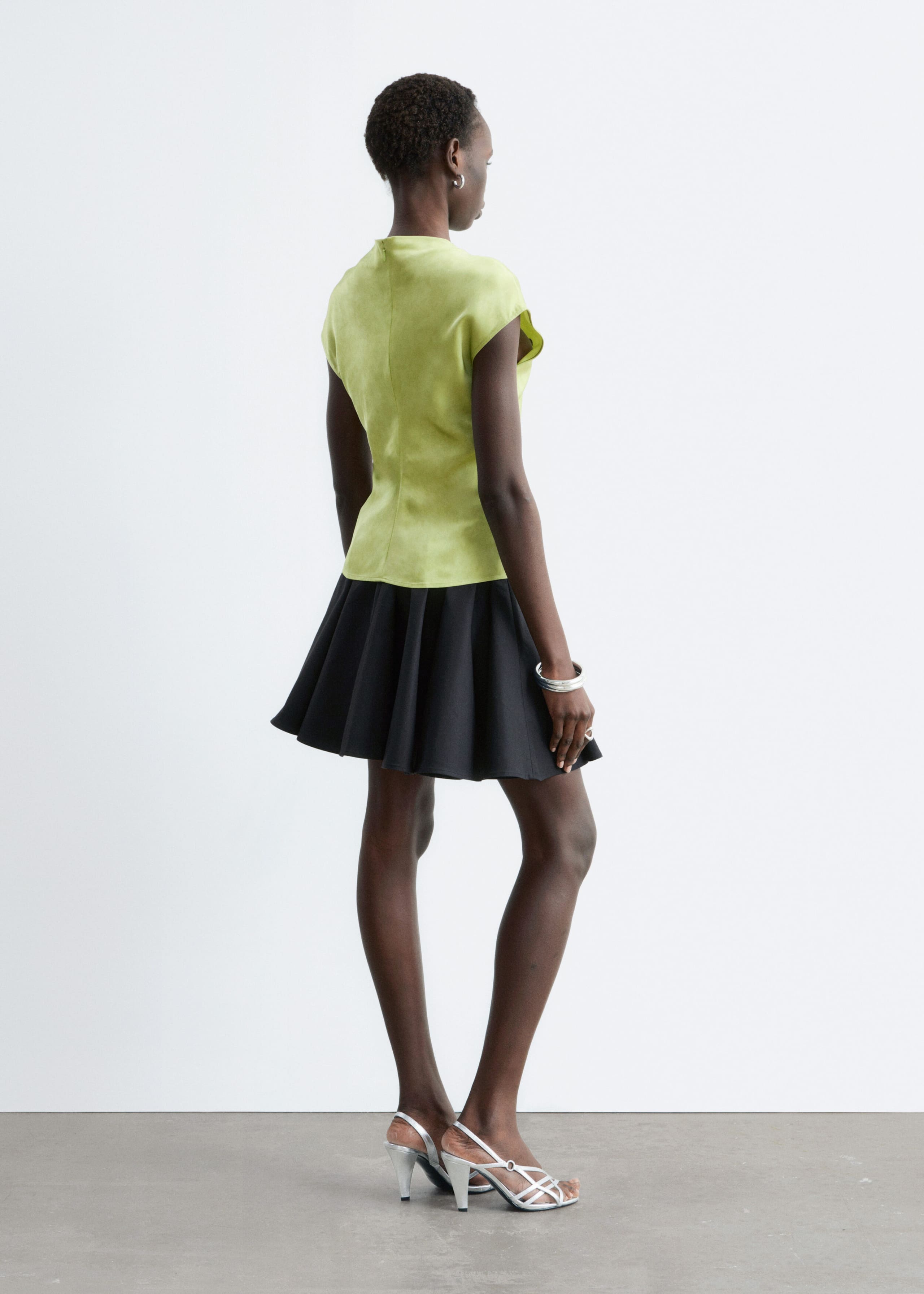 Textured Viscose Sleeveless Top - Green - Lookbook