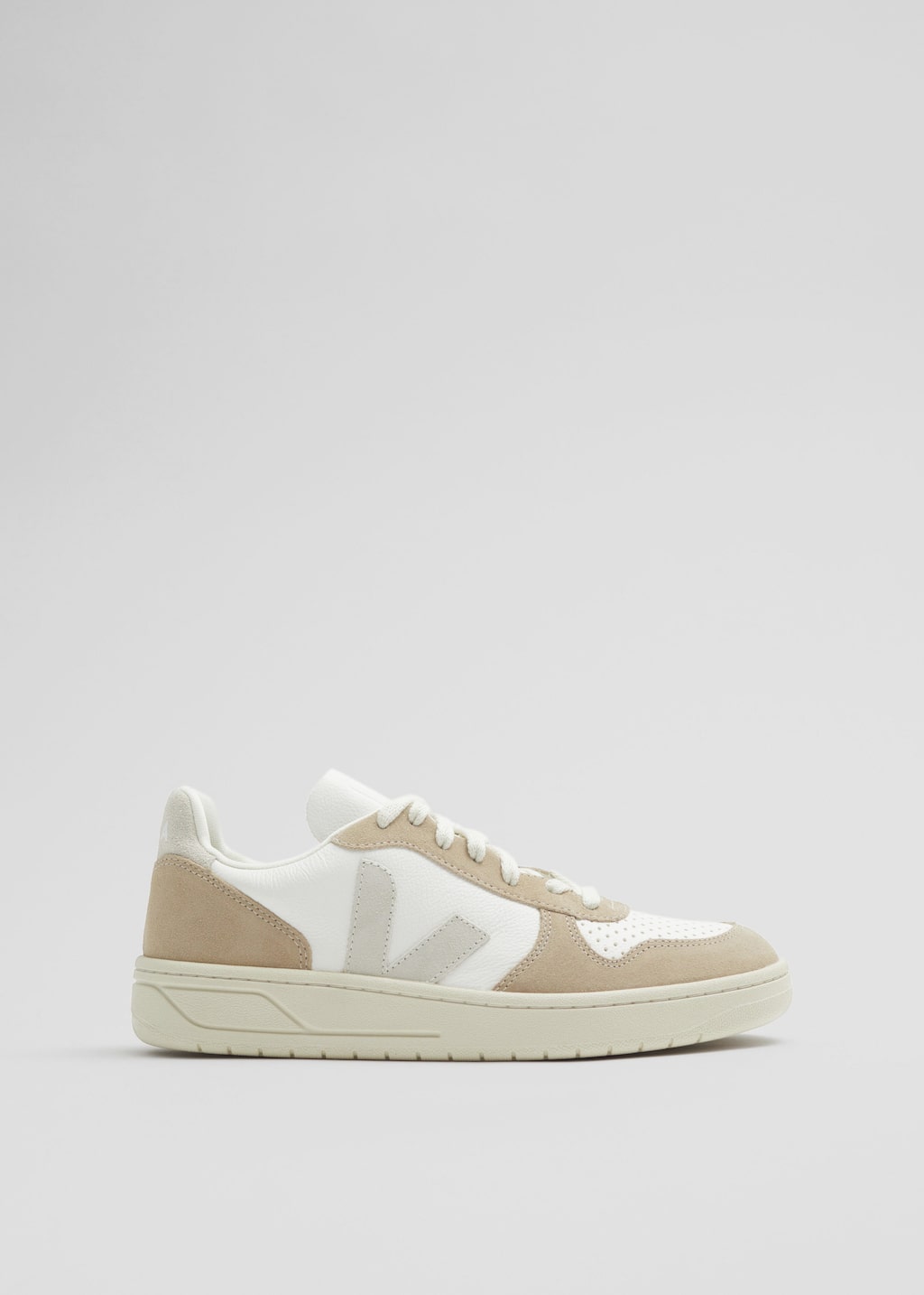 VejaV-10Sneakers - Beige/White - Stillleben