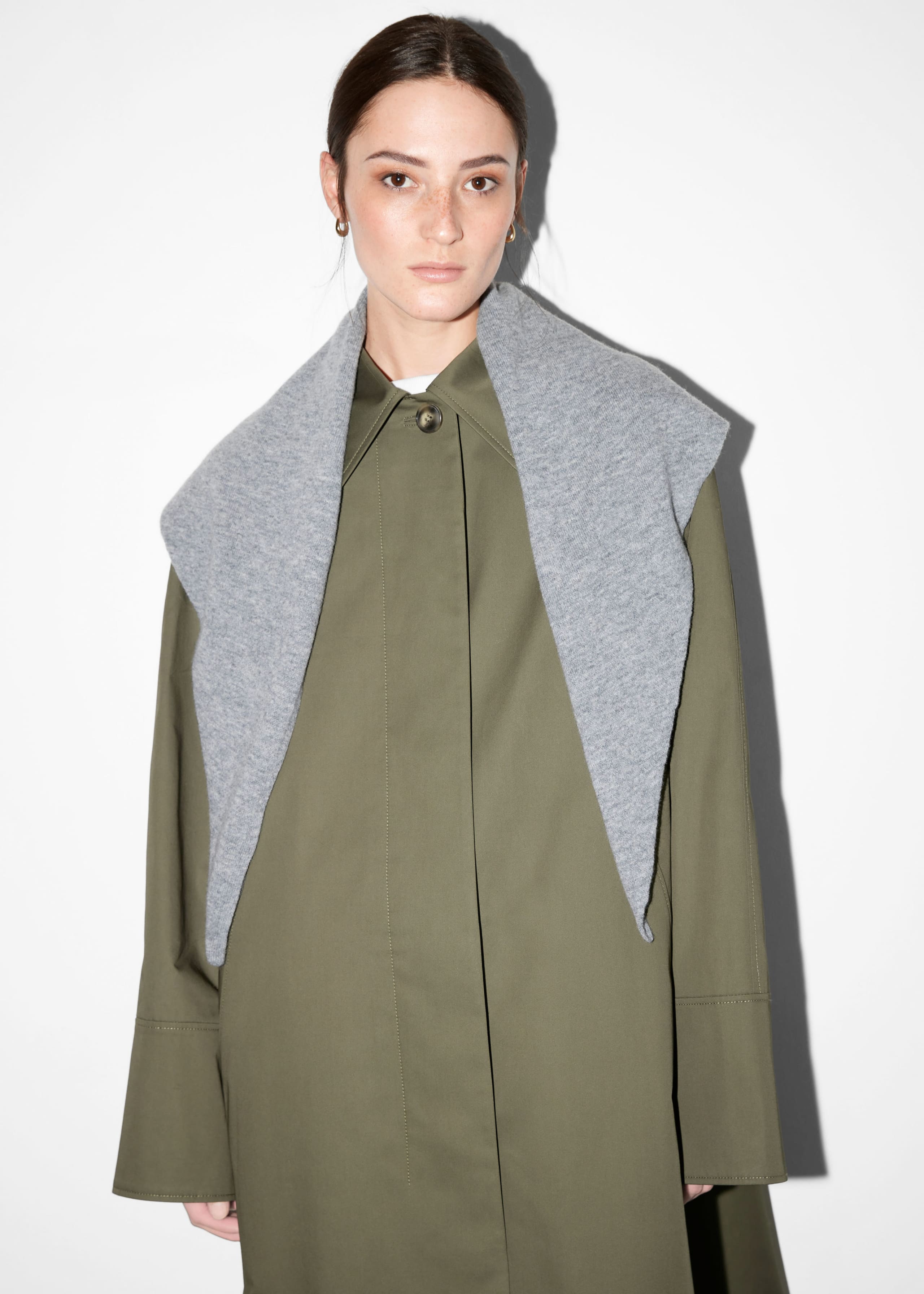 Écharpe en pure laine - Gris - Lookbook