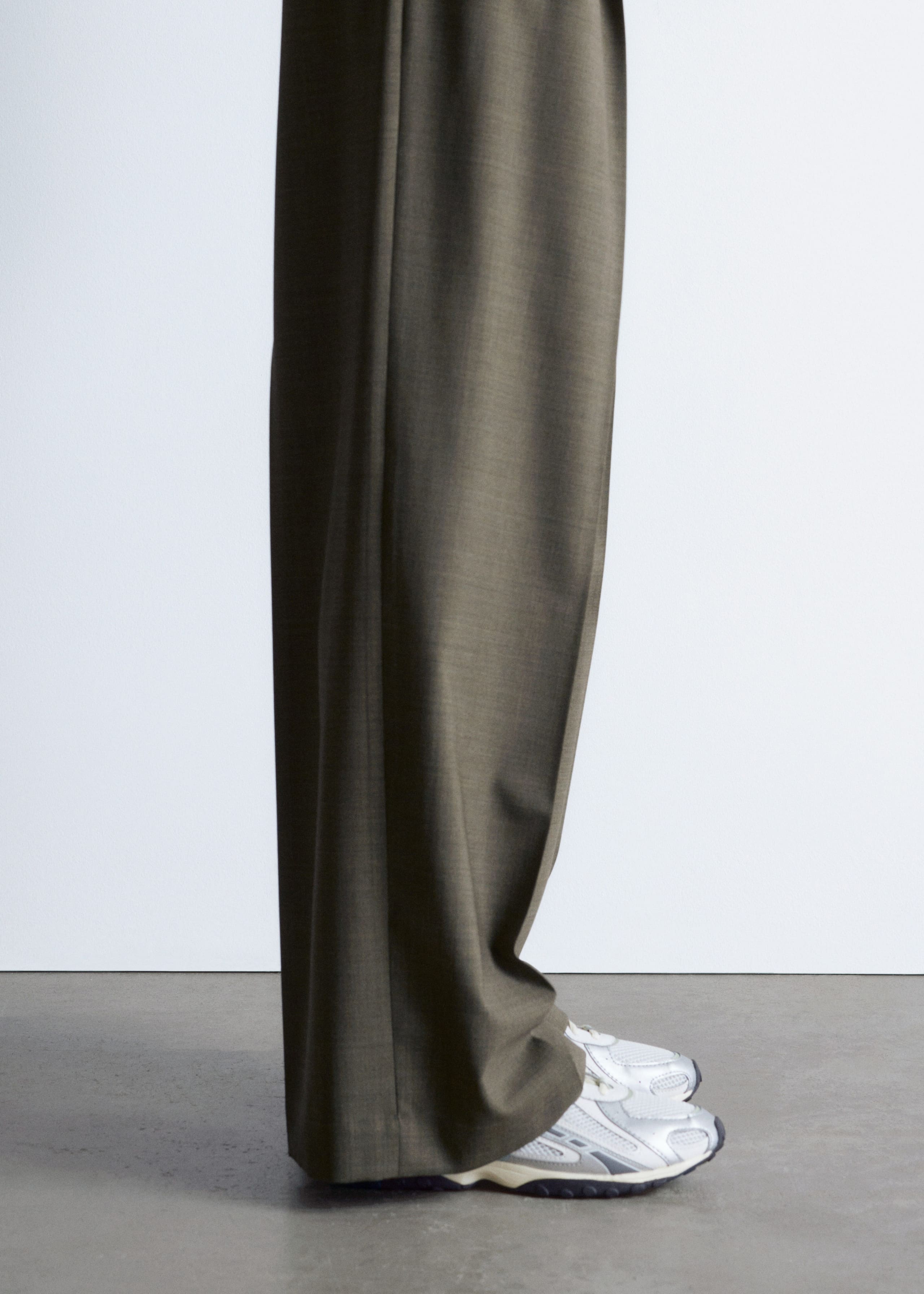 Image of New Balance 204L Sneakers