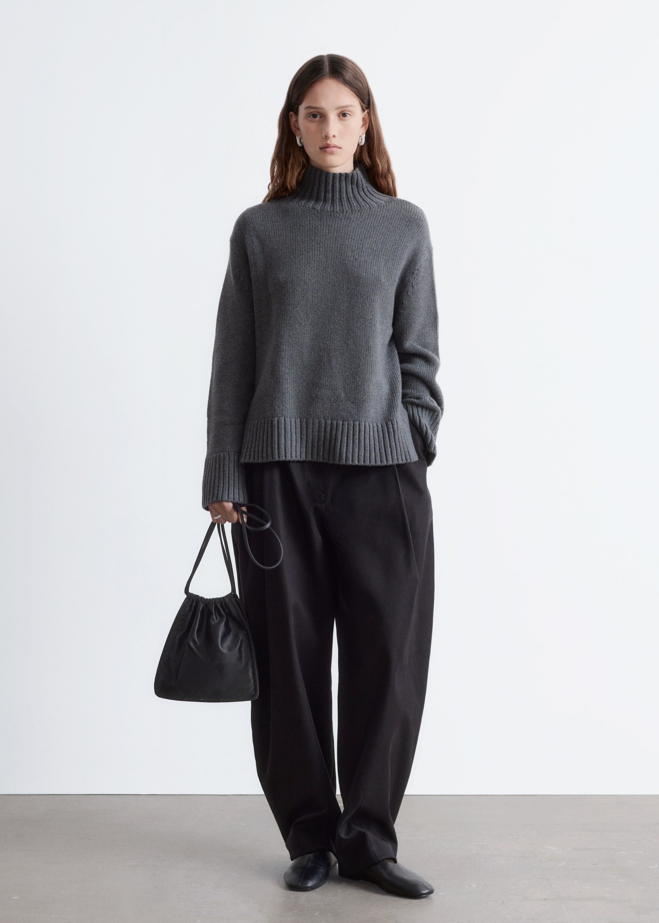 Ver imagem maior: Bolsa em cetim com cordão - Preto - SENHORA | H&M PT 1