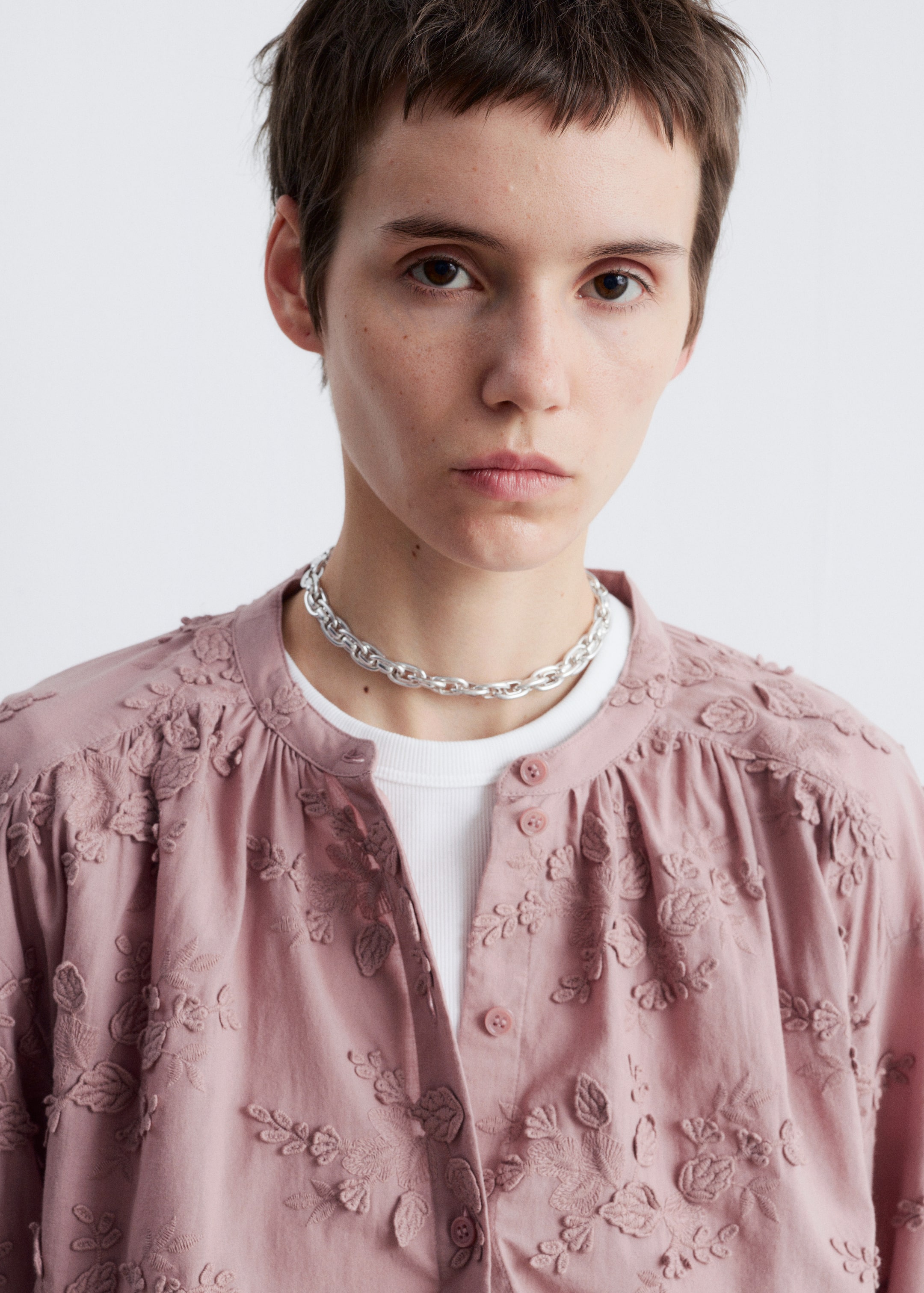 Größeres Bild anzeigen: Voluminöse Bluse mit Blumenapplikation - Altrosa Stickerei - Ladies | H&M AT 2