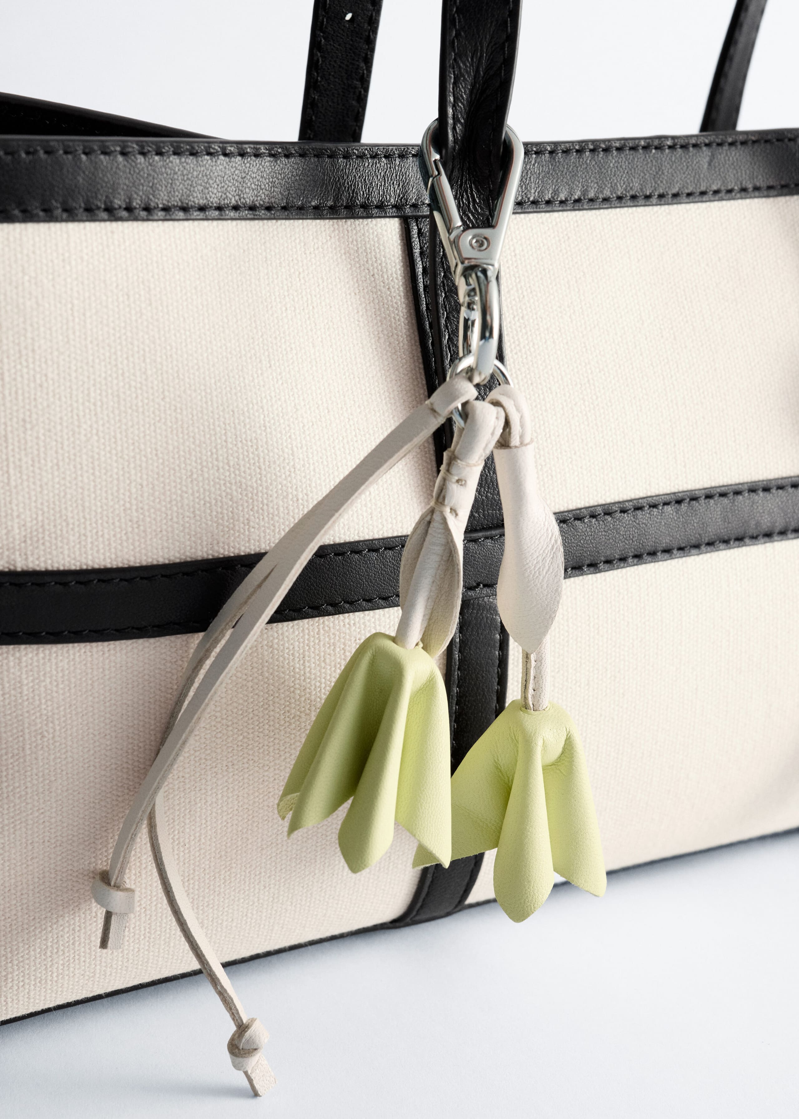Tulip Bag Charm - Light Pink - Still Life
