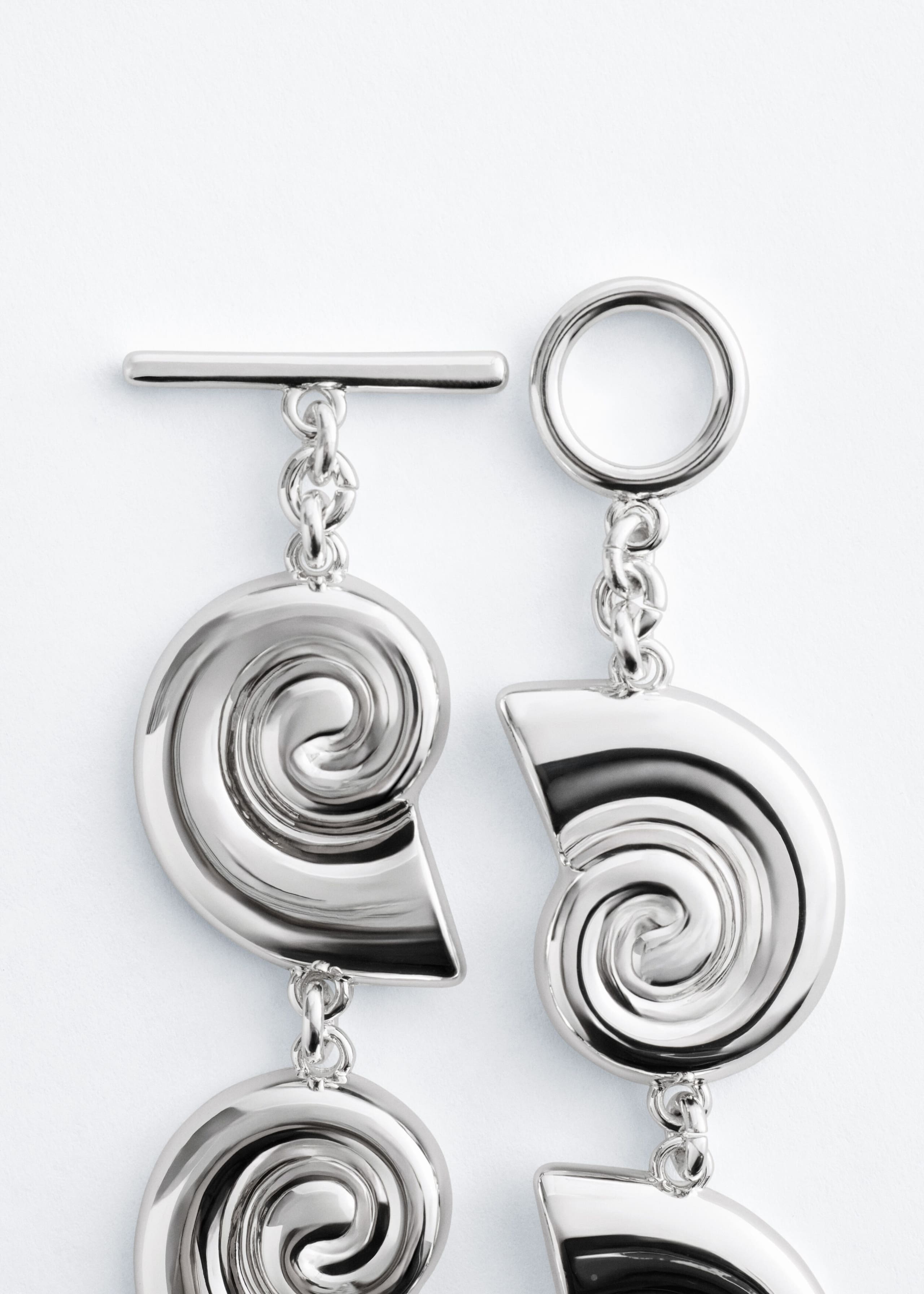 Shell Necklace - {{variantName}} - Descriptive Detail