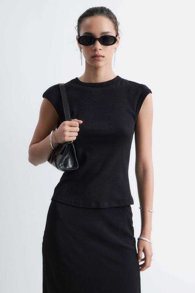 Open-Back Ribbed Top - Black/White - 1