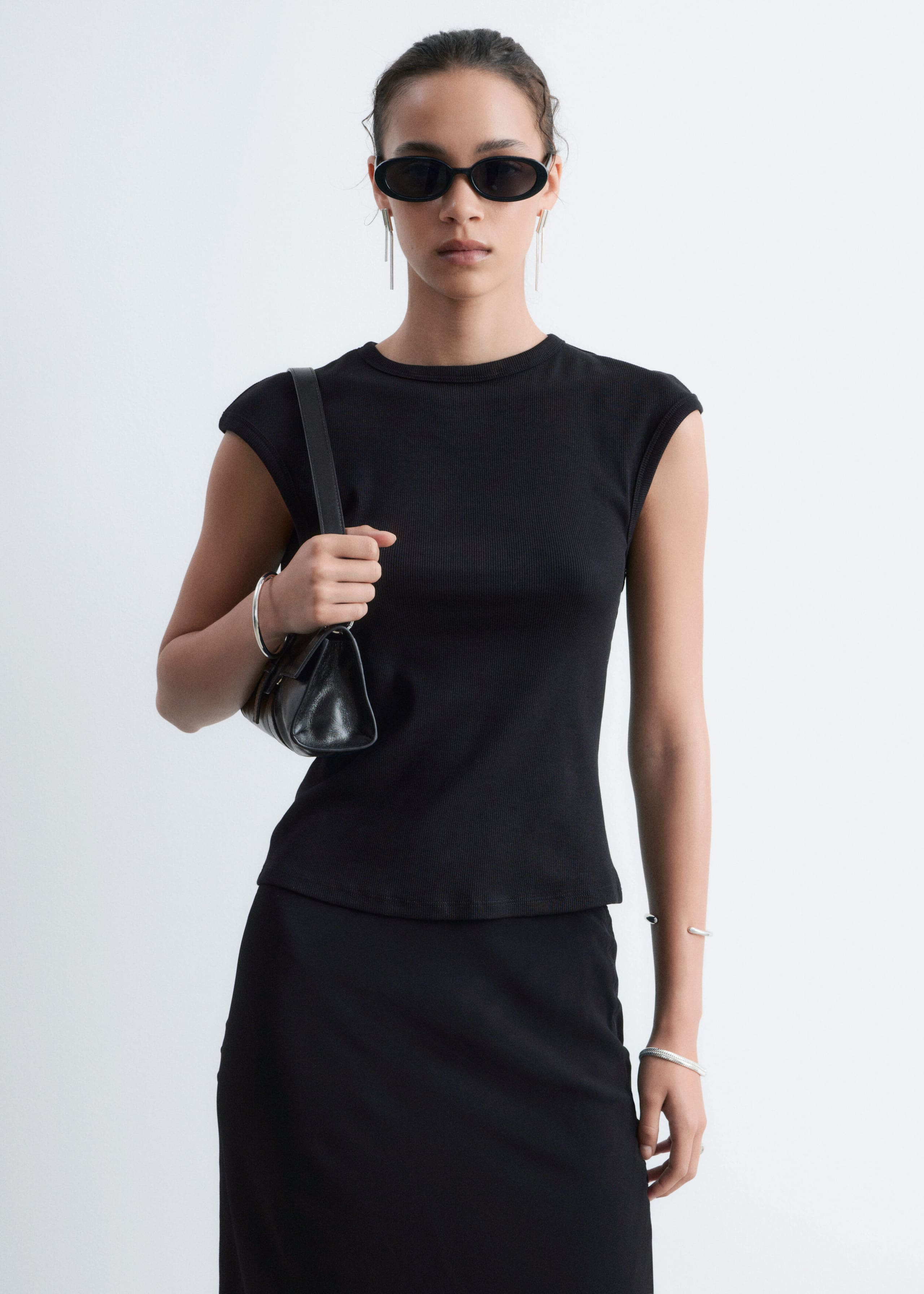 Open-Back Ribbed Top - Black - Still Life