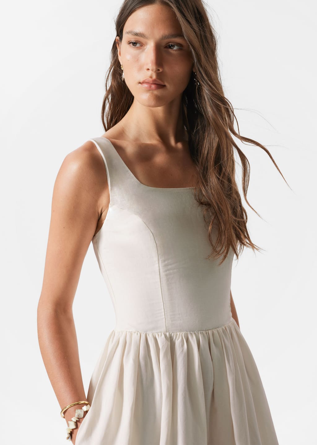 Ausgestelltes Midikleid - Weiß - Lookbook