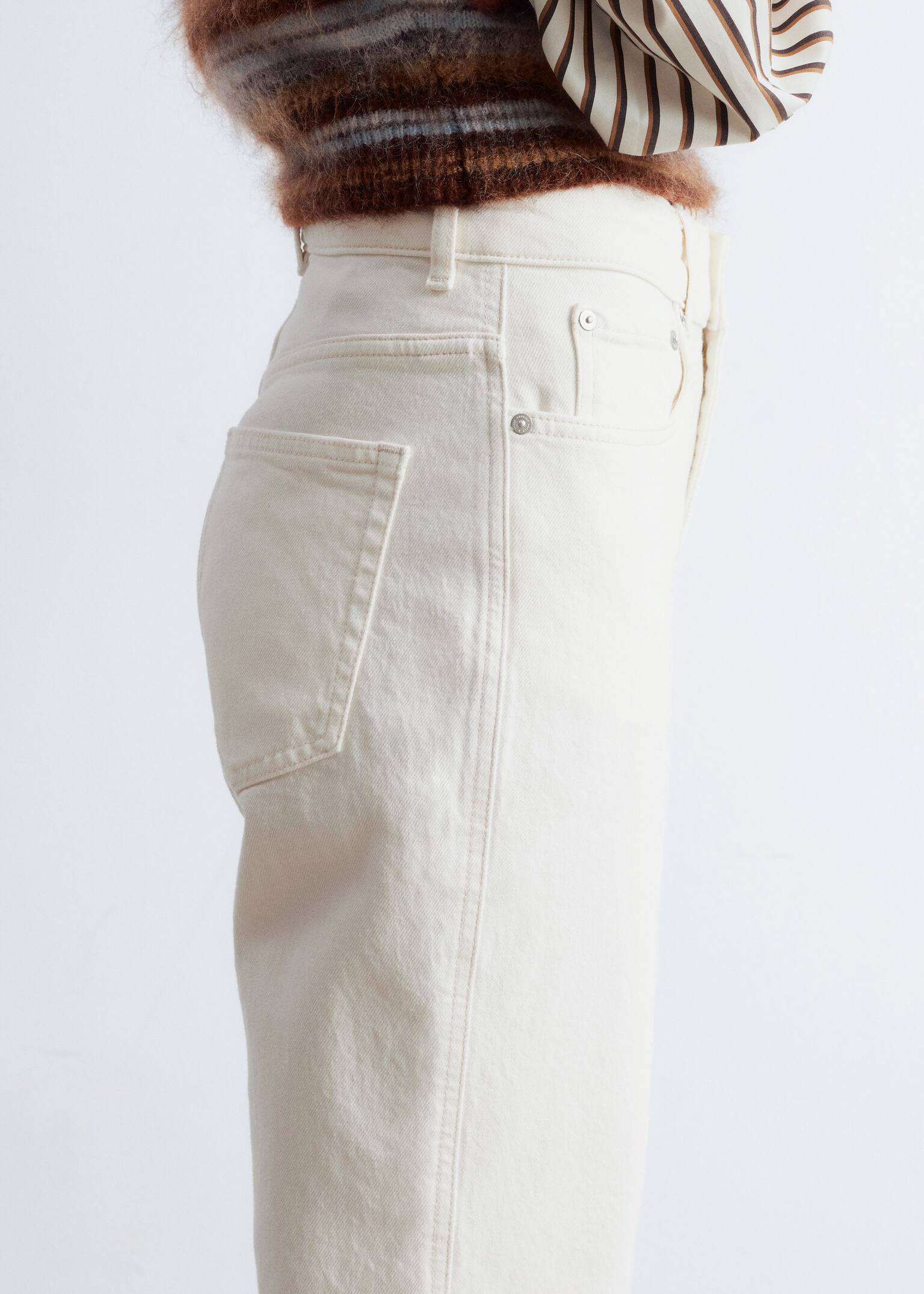 Verkürzte Jeans mit schmalem Bein - Weiß/Hellblau - 3
