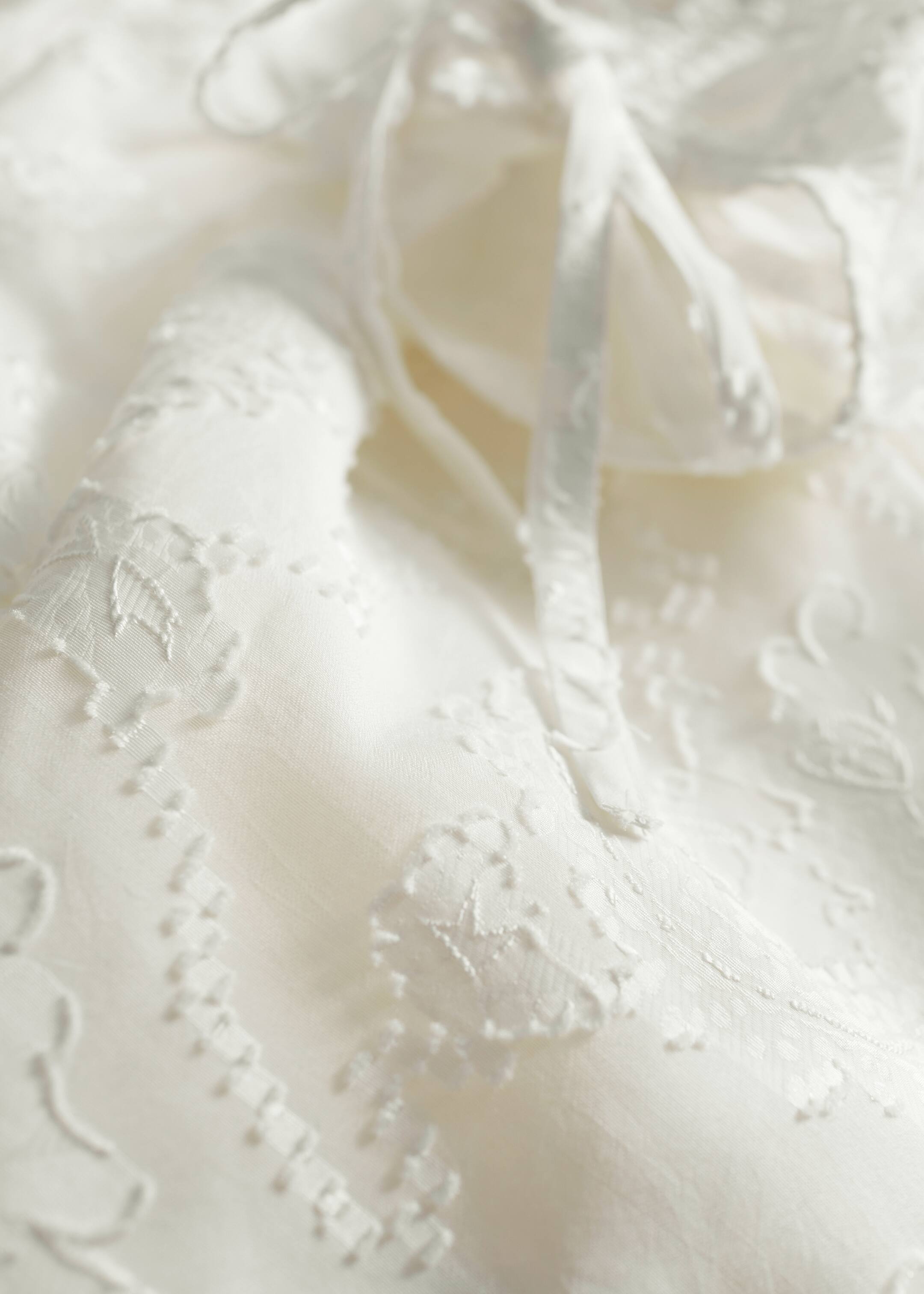 Grotere afbeelding bekijken: Mini-jurk met pofmouwen - Ivoorwit - DAMES | H&M NL 2