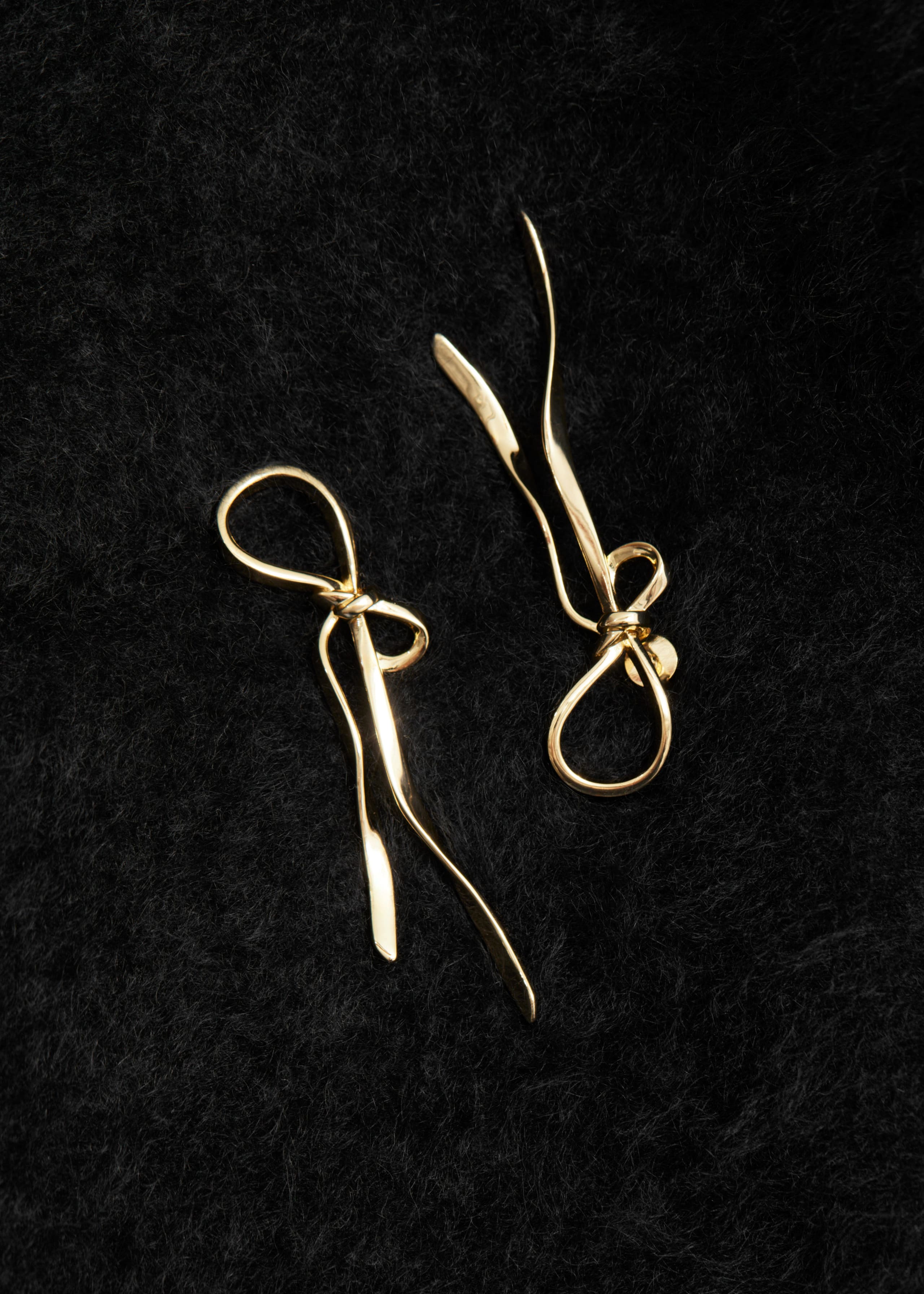 Delicate Knot Earrings - Gold - Still Life