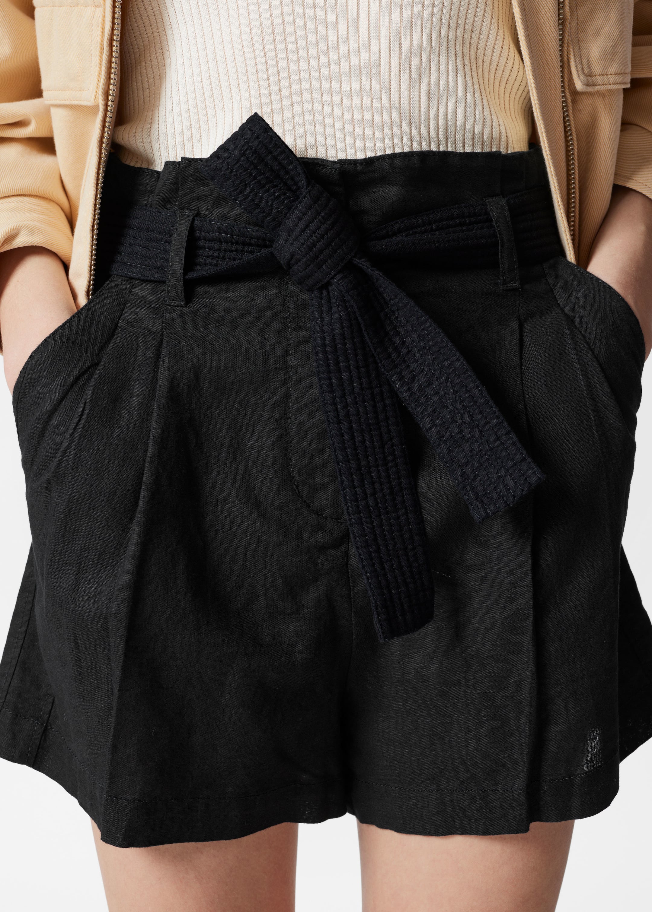 View larger image: Linen-Blend Paperbag Shorts - Black - Ladies | H&M GB 2