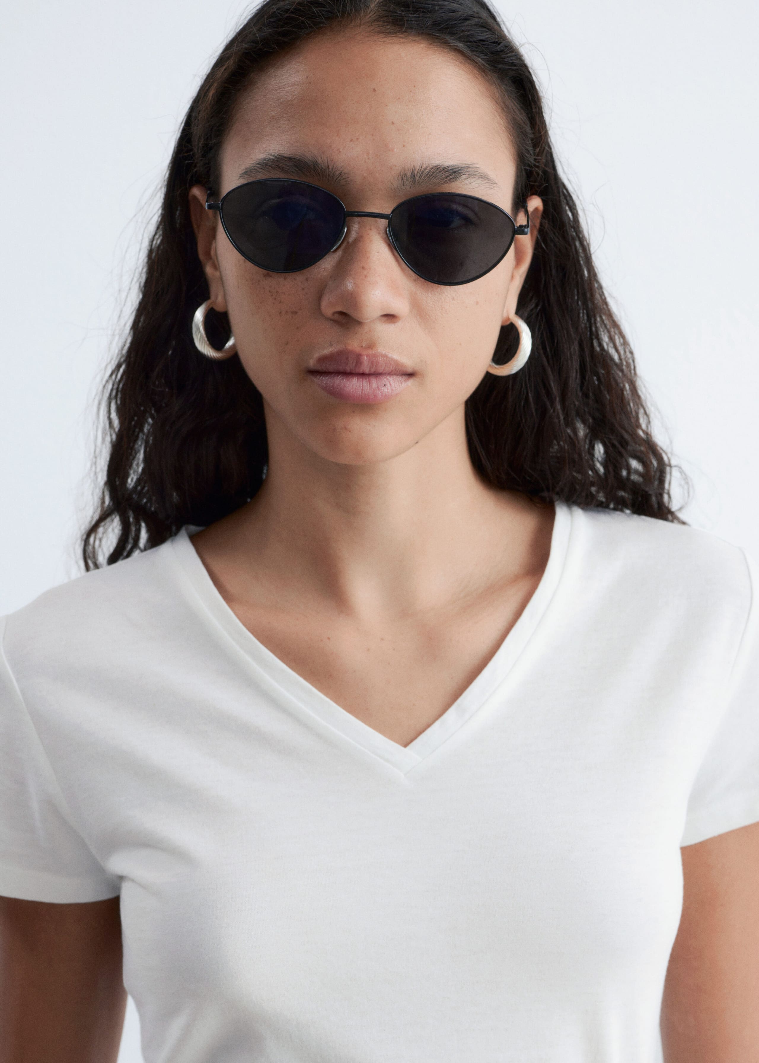 Image of V-ringad t-shirt i bomull