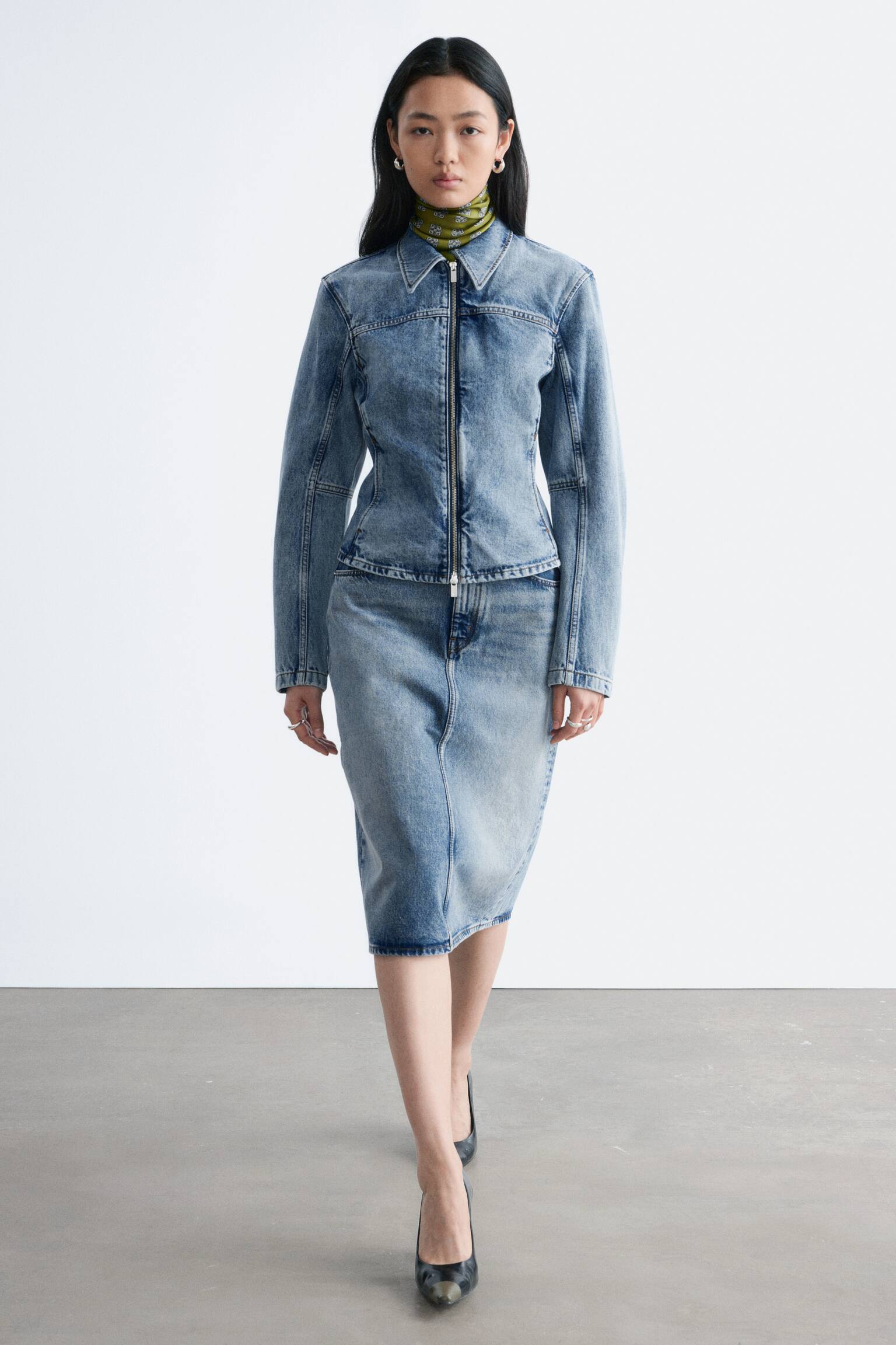 Figursyet denimjakke med lynlås - Forvasket blå/Beige - 6