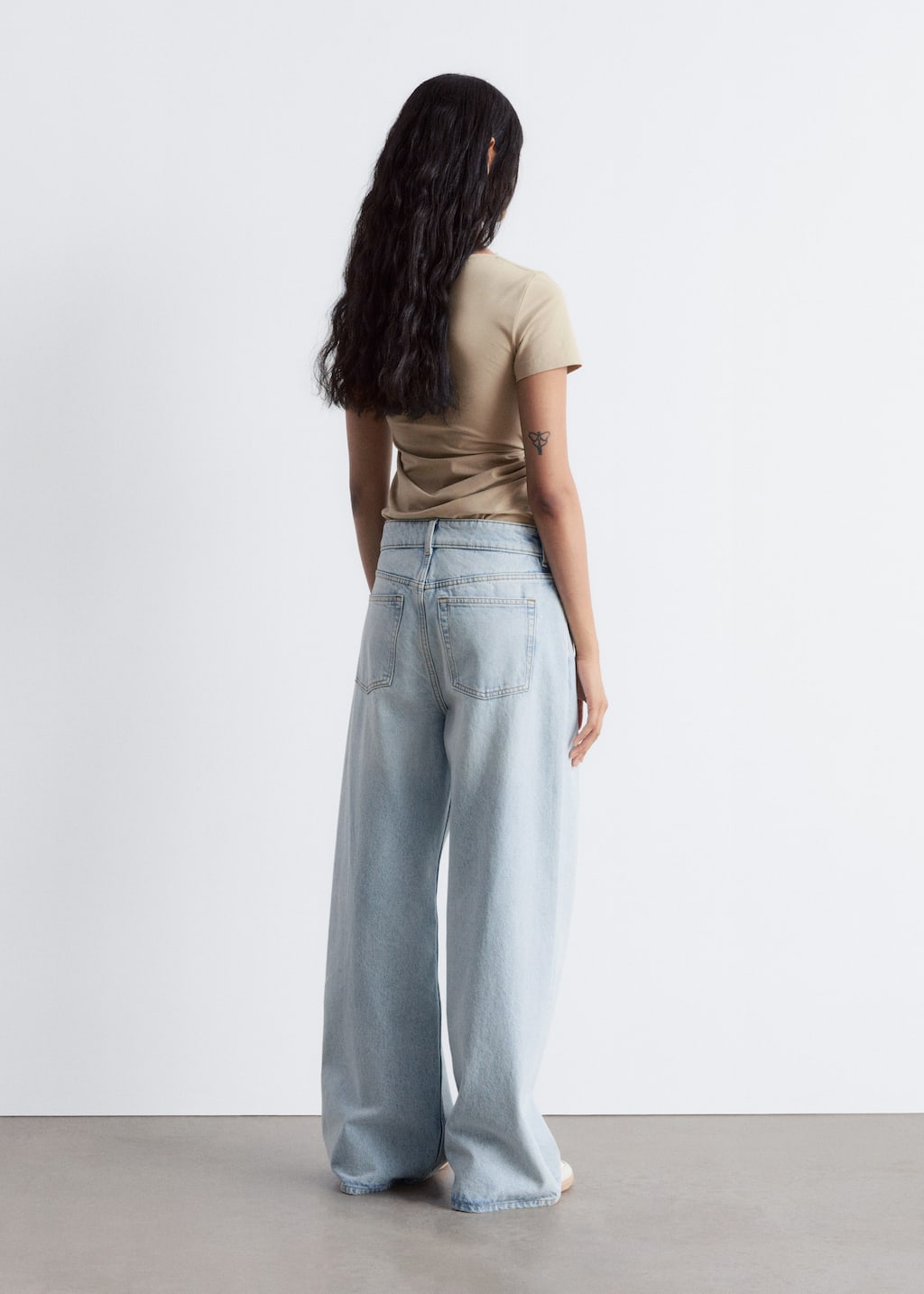 Twist-Detail T-shirt - Khaki Green - Lookbook