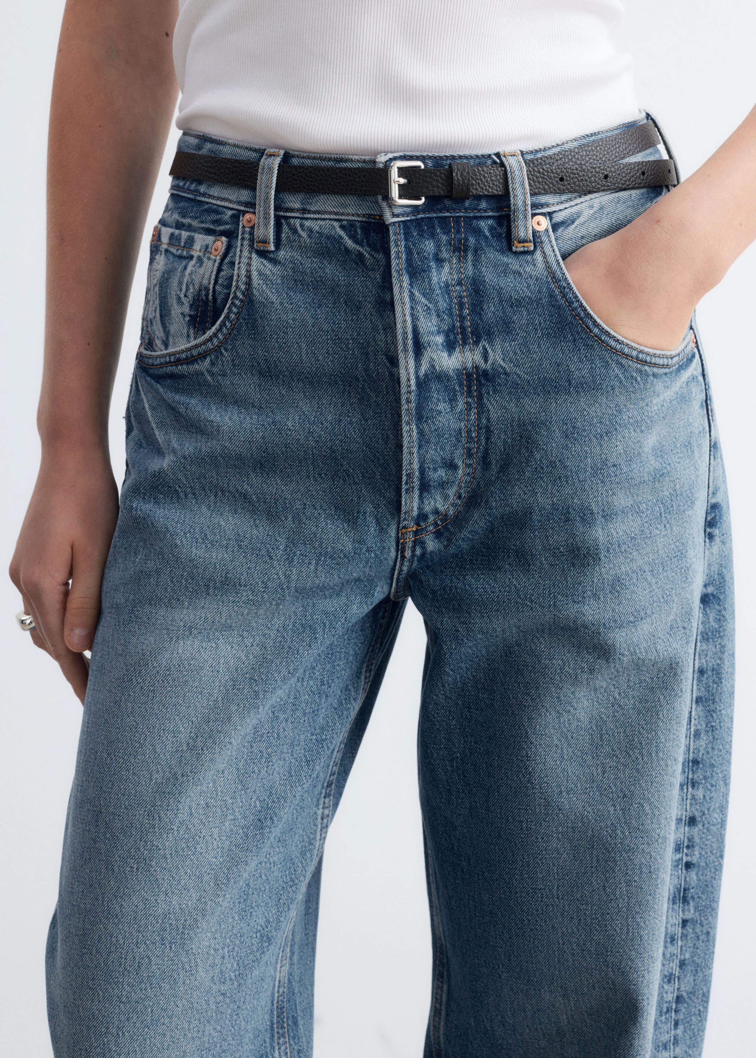 Barrel-Leg Jeans - Mid Blue - Still Life