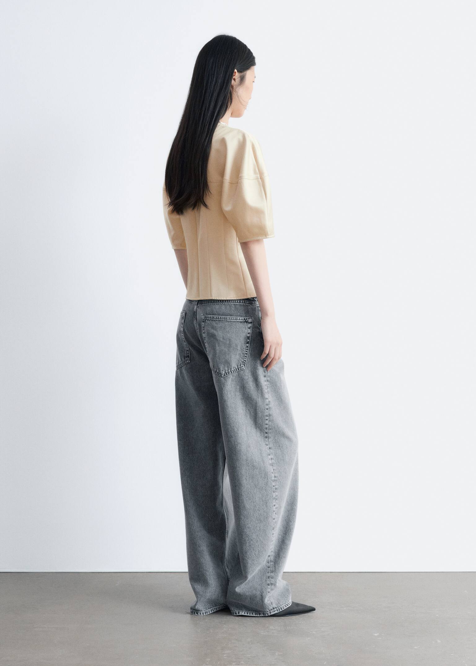 Satinoberteil mit Puffärmeln - Beige/Schwarz - 3