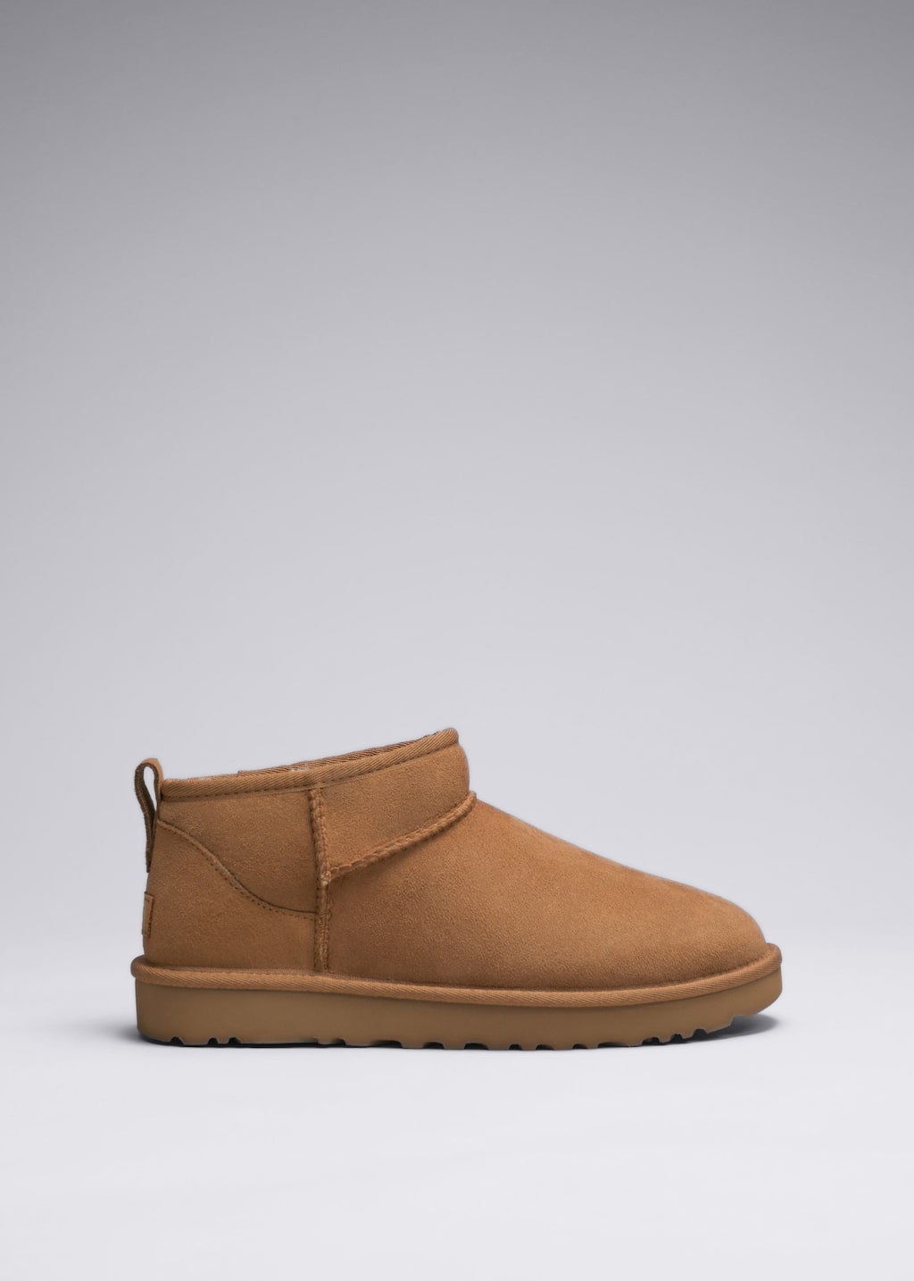 Botki UGG® Classic Ultra Mini – Beżowy – Martwa natura