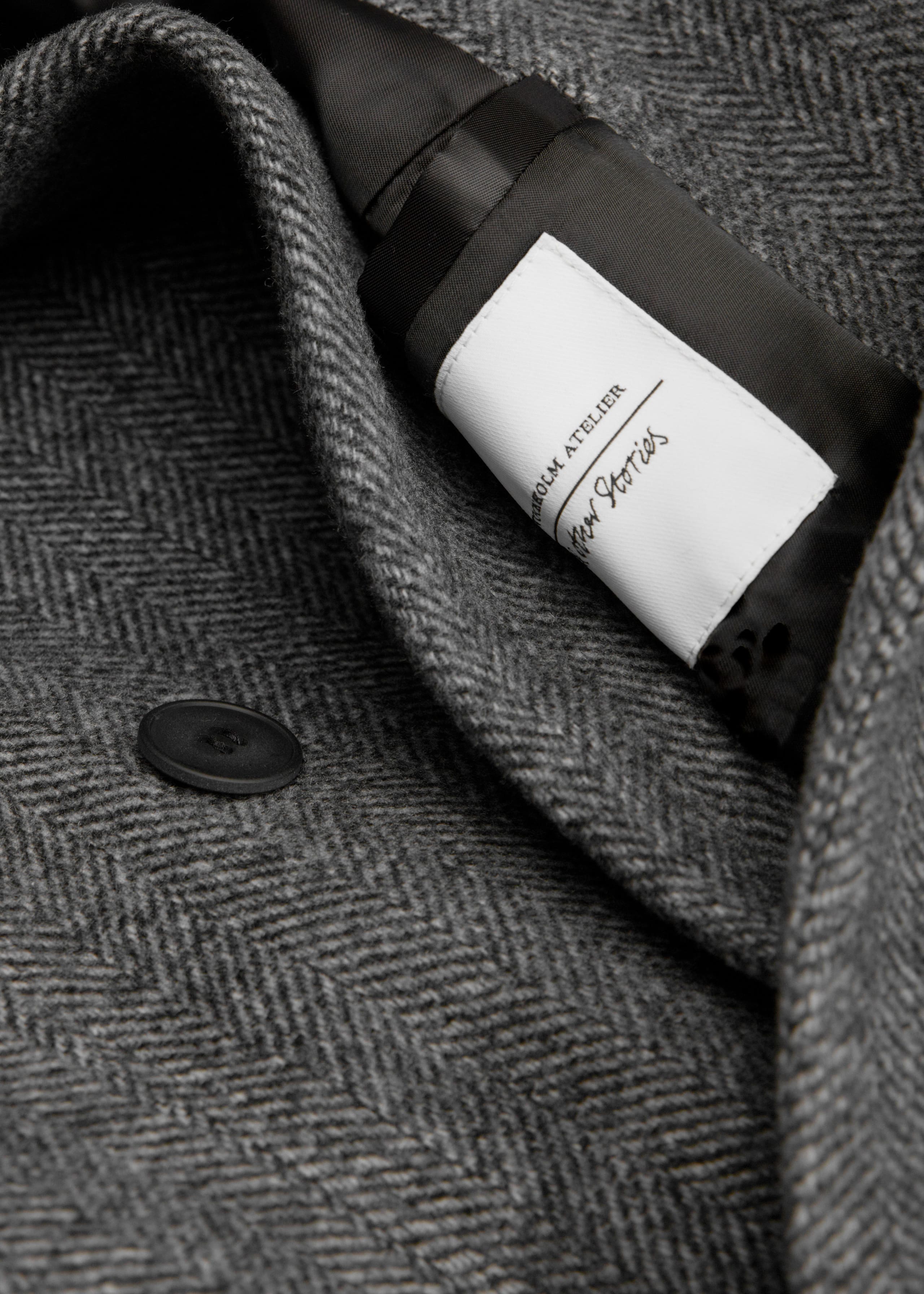 Double-Breasted Herringbone Wool Coat - {{variantName}} - Descriptive Detail