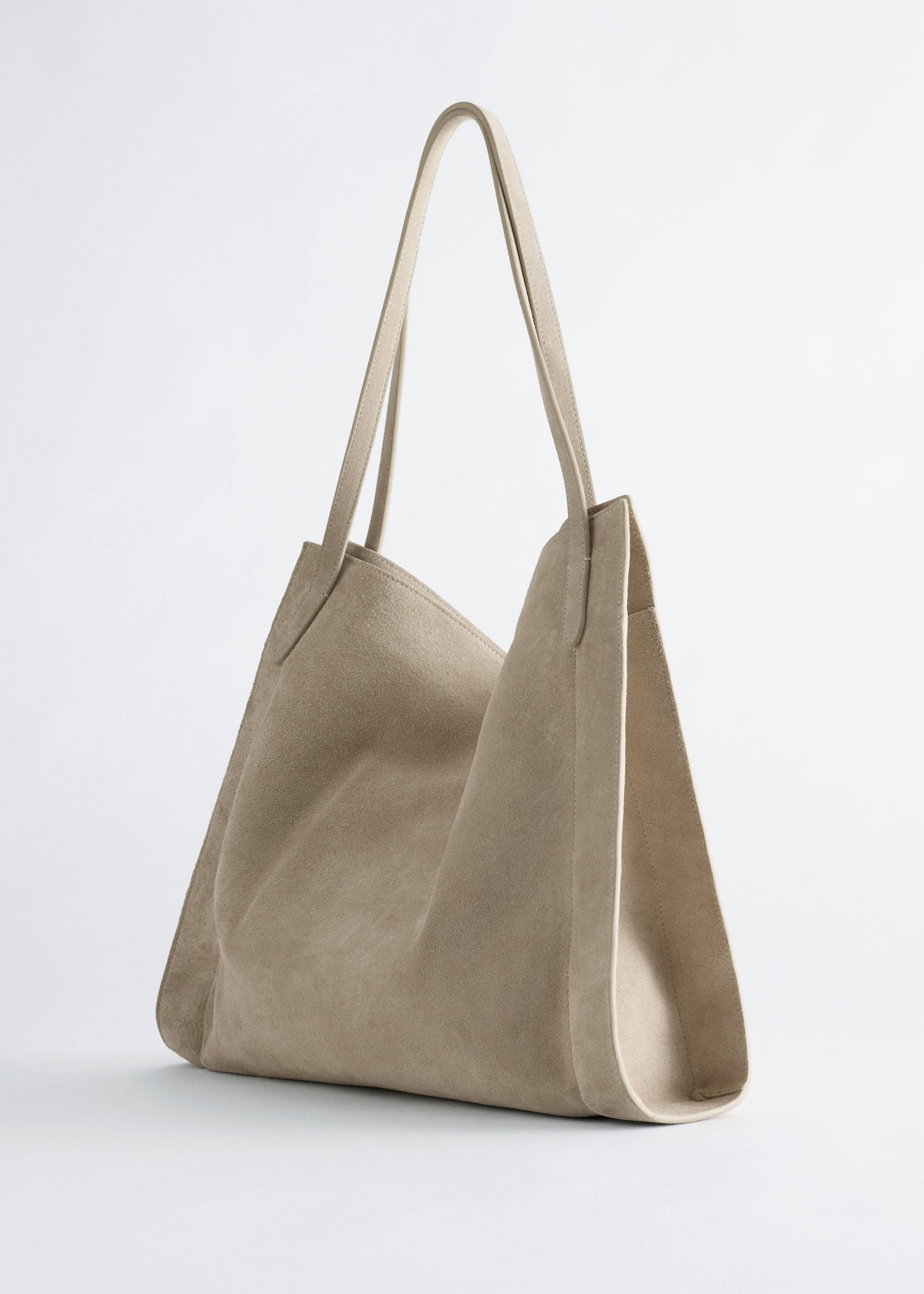 Lätt draperad öppen tote – Beige – stilleben