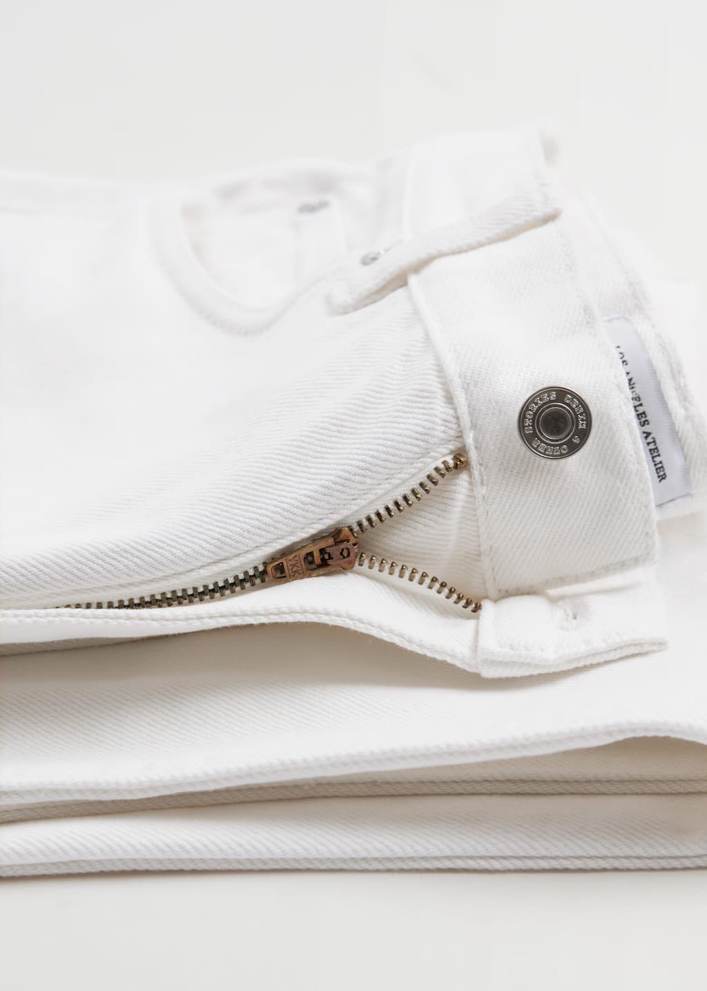 Jean droit taille haute - {{variantName}} - Descriptive Detail