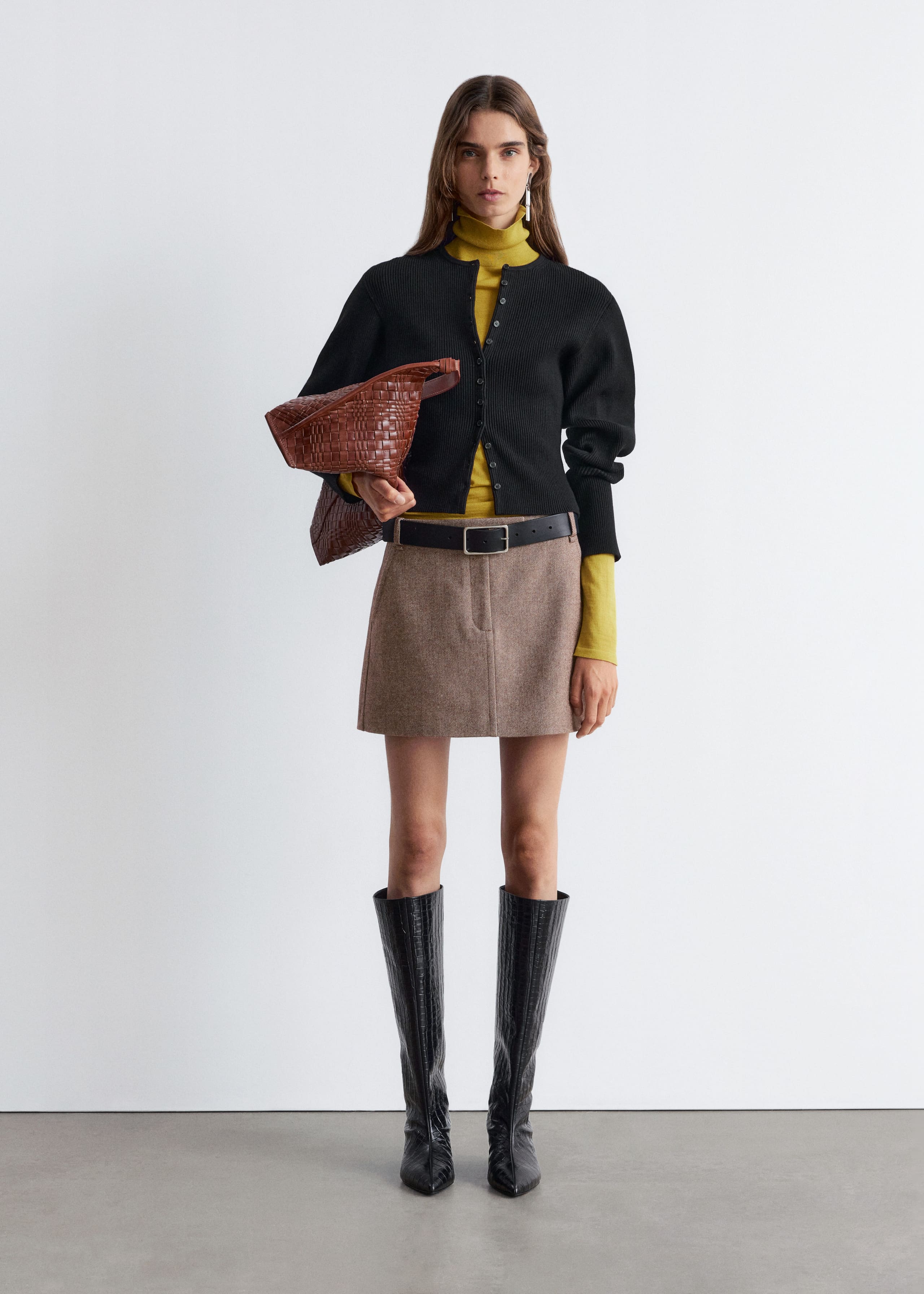 Image of Eng anliegende Rippstrickjacke