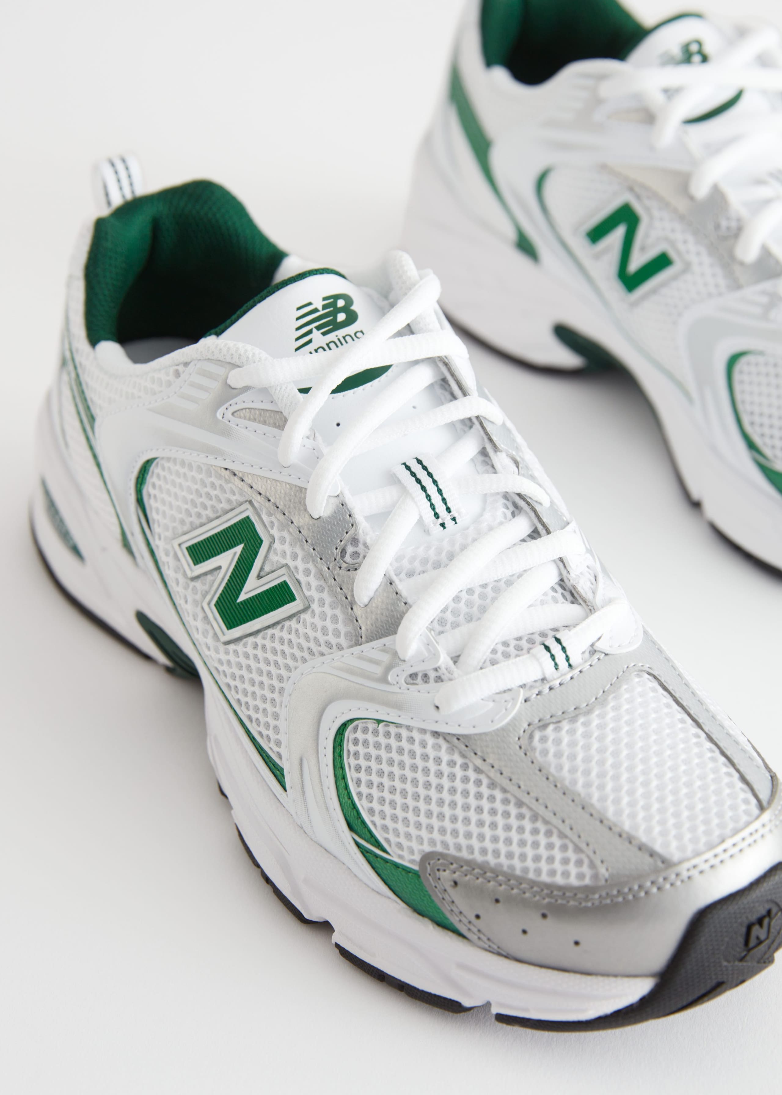 New Balance 530 Sneakers - {{variantName}} - Descriptive Detail