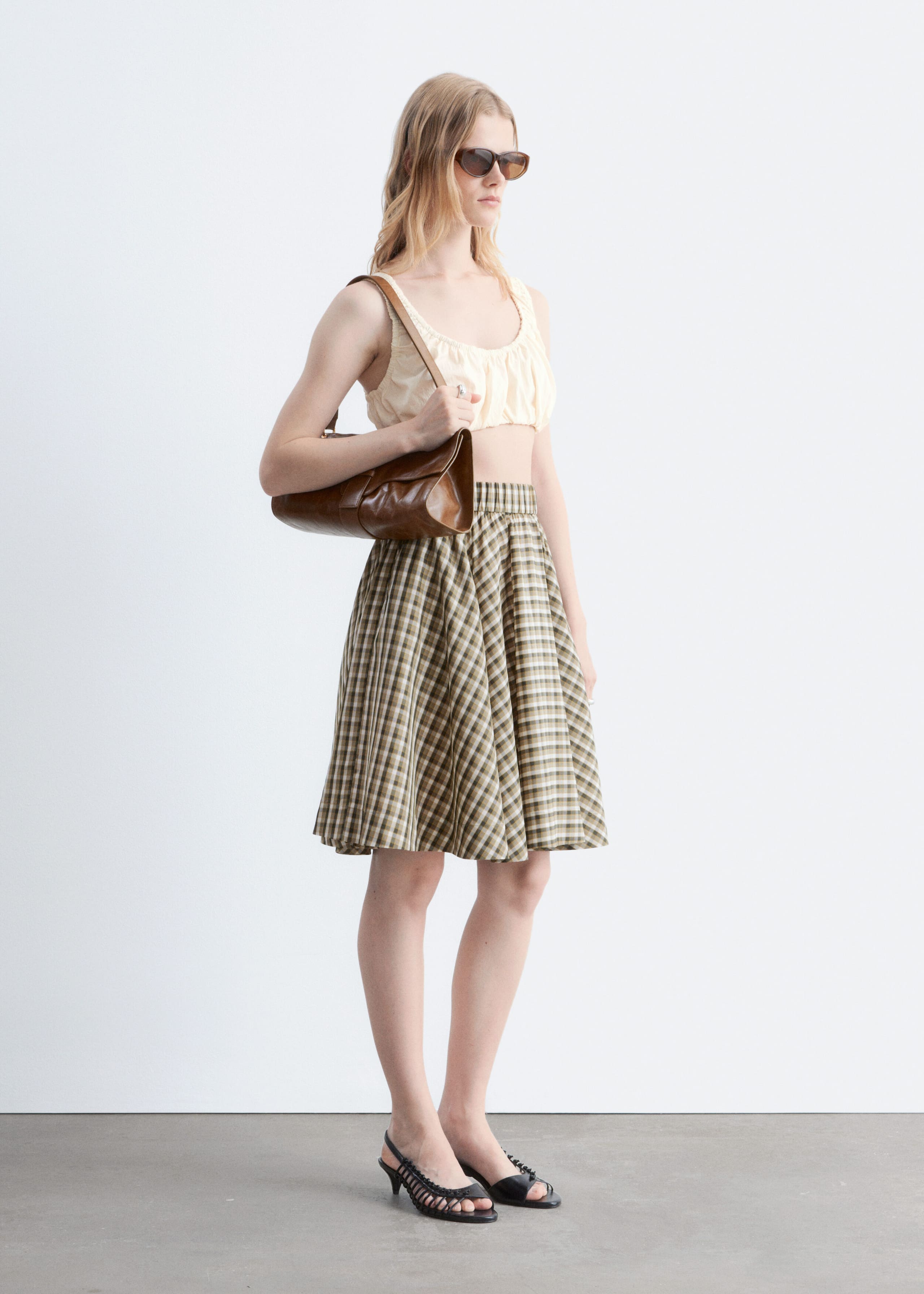 Rynkad bralette – Ljusbeige – lookbook