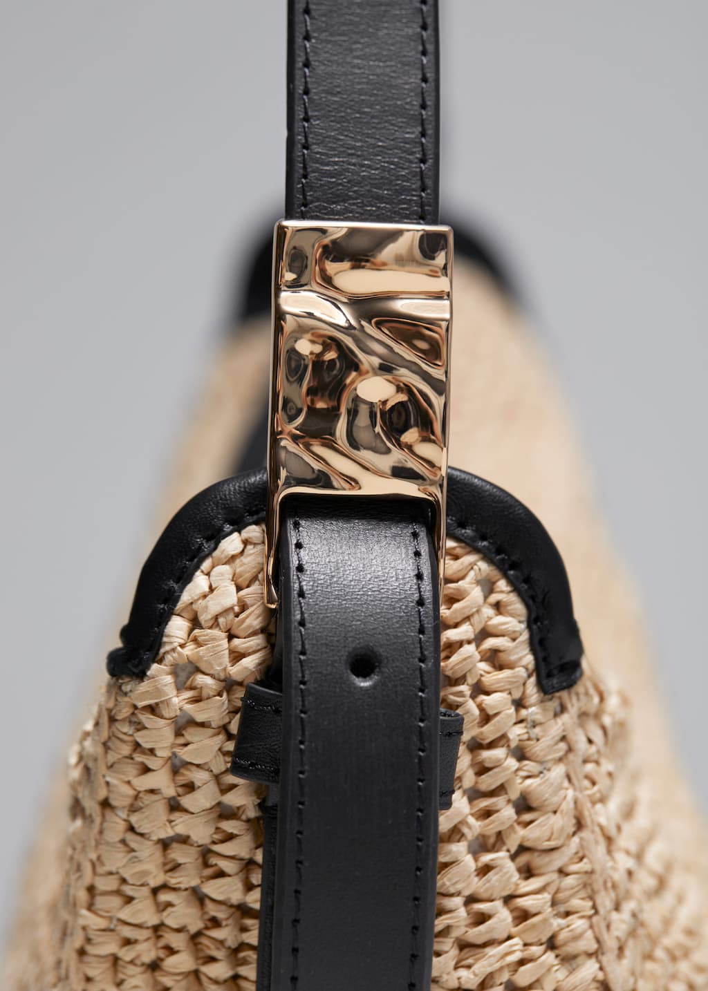 Leather-Trimmed Straw Shoulder Bag - {{variantName}} - Descriptive Detail