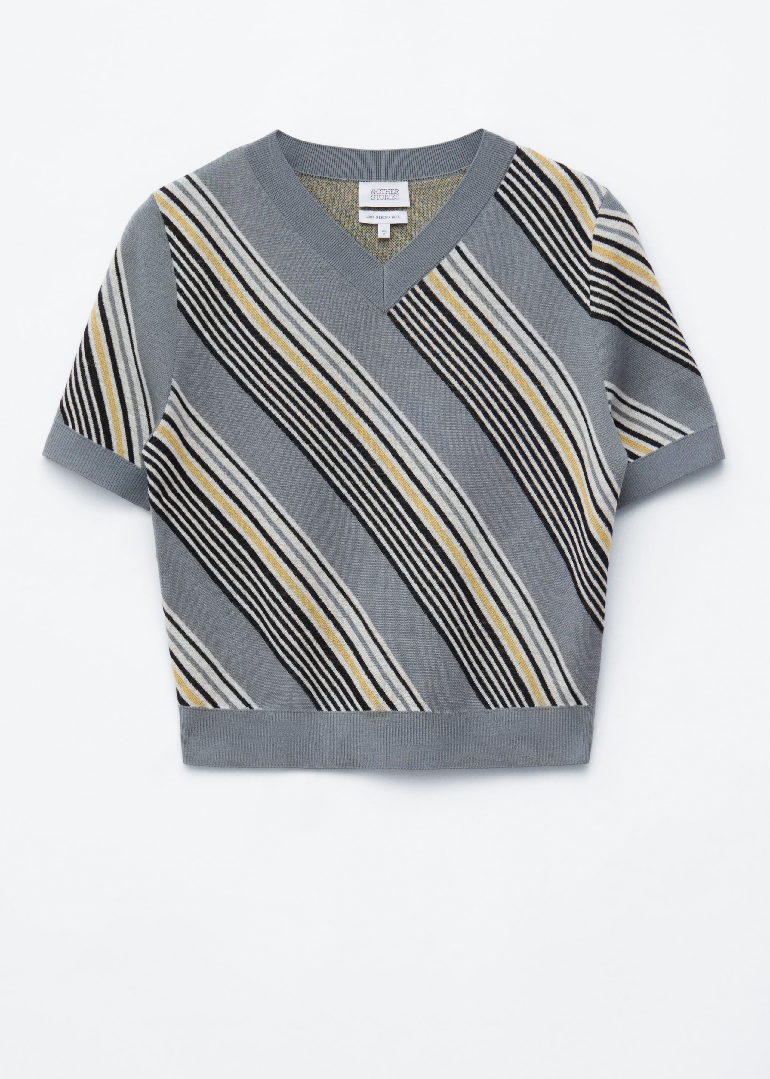 Image of T-shirt in lana a righe con scollo a V