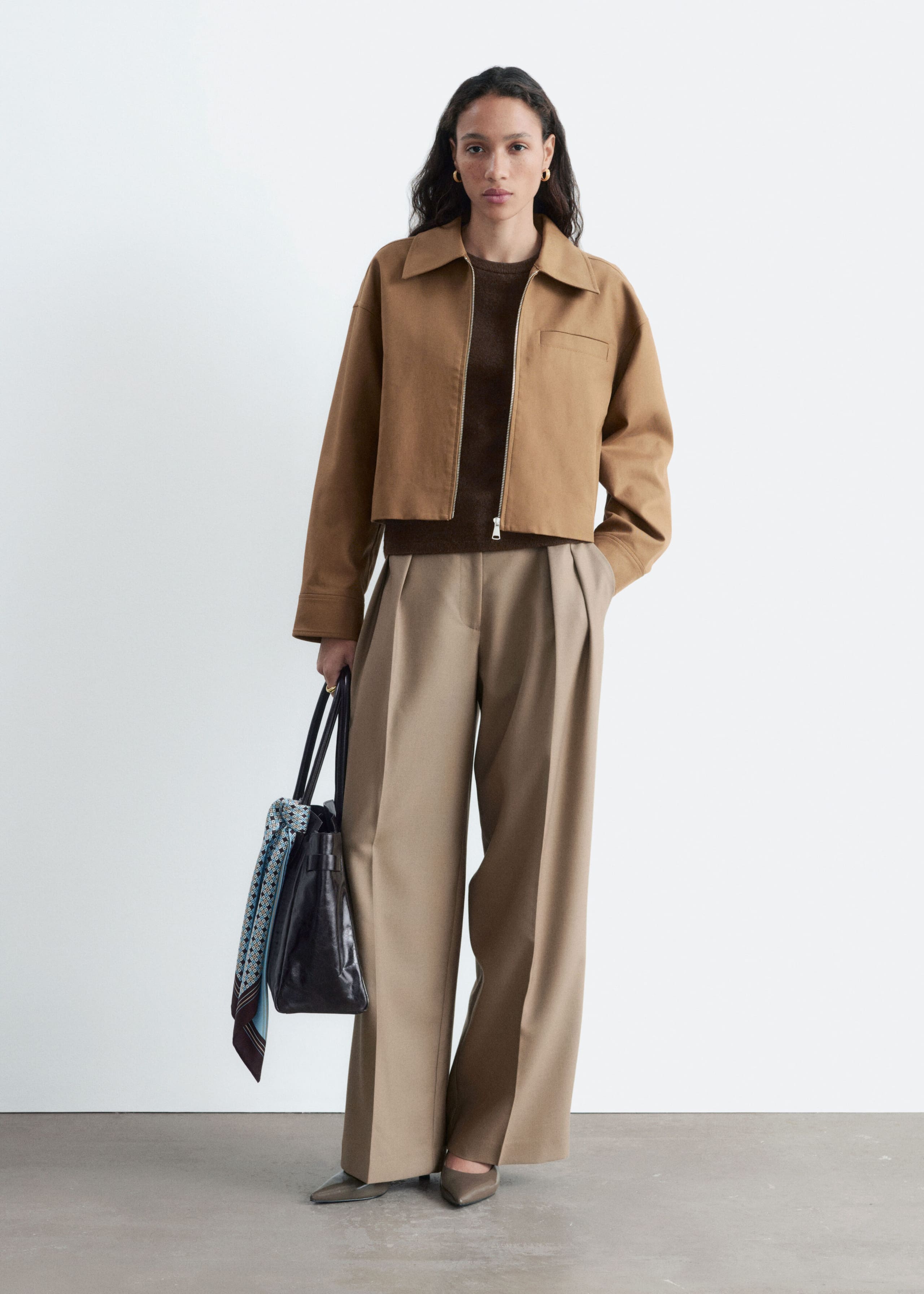 Kurze Twilljacke - Dunkelbeige - Stillleben