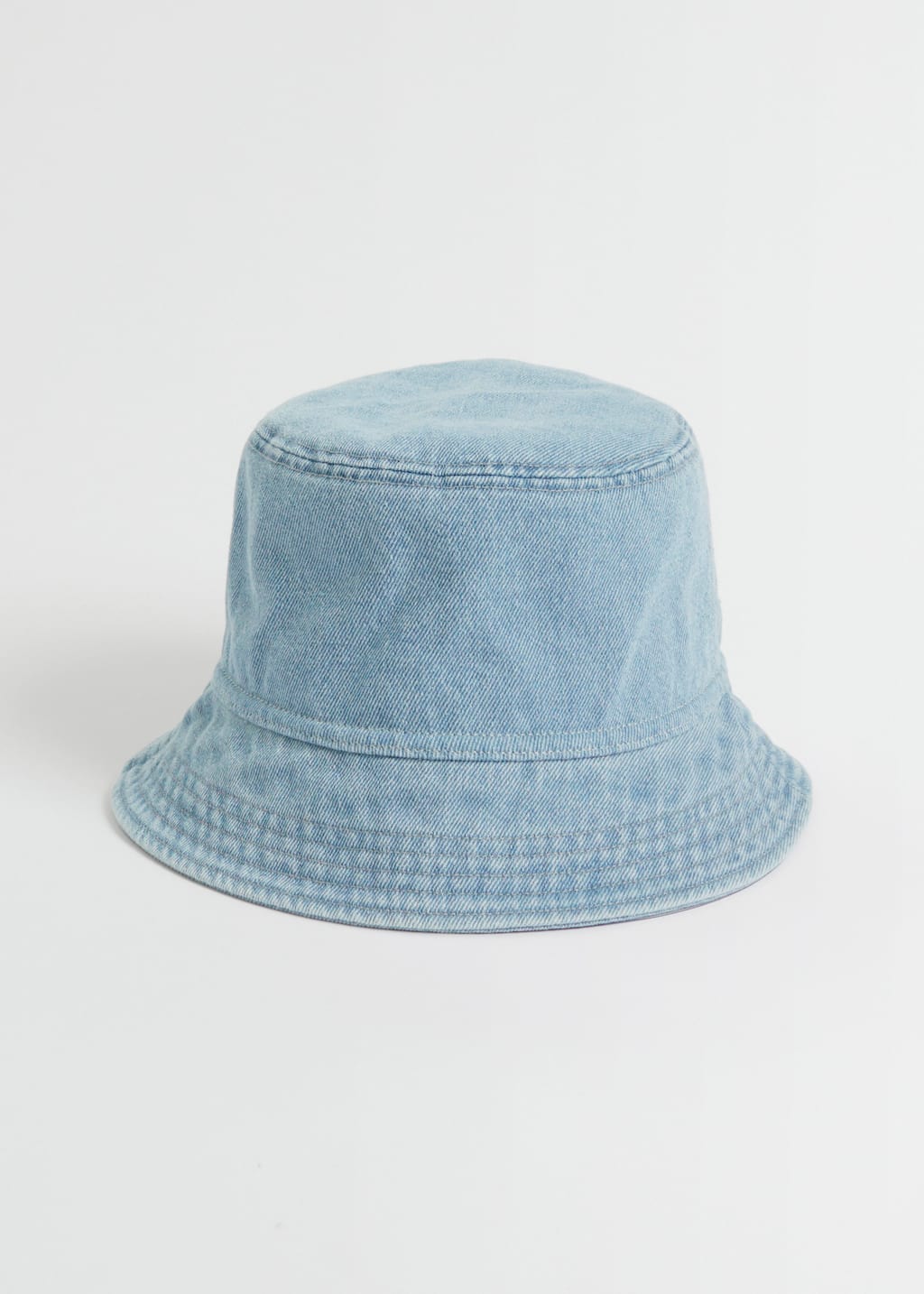 Bucket hat i denim – Svart – stilleben