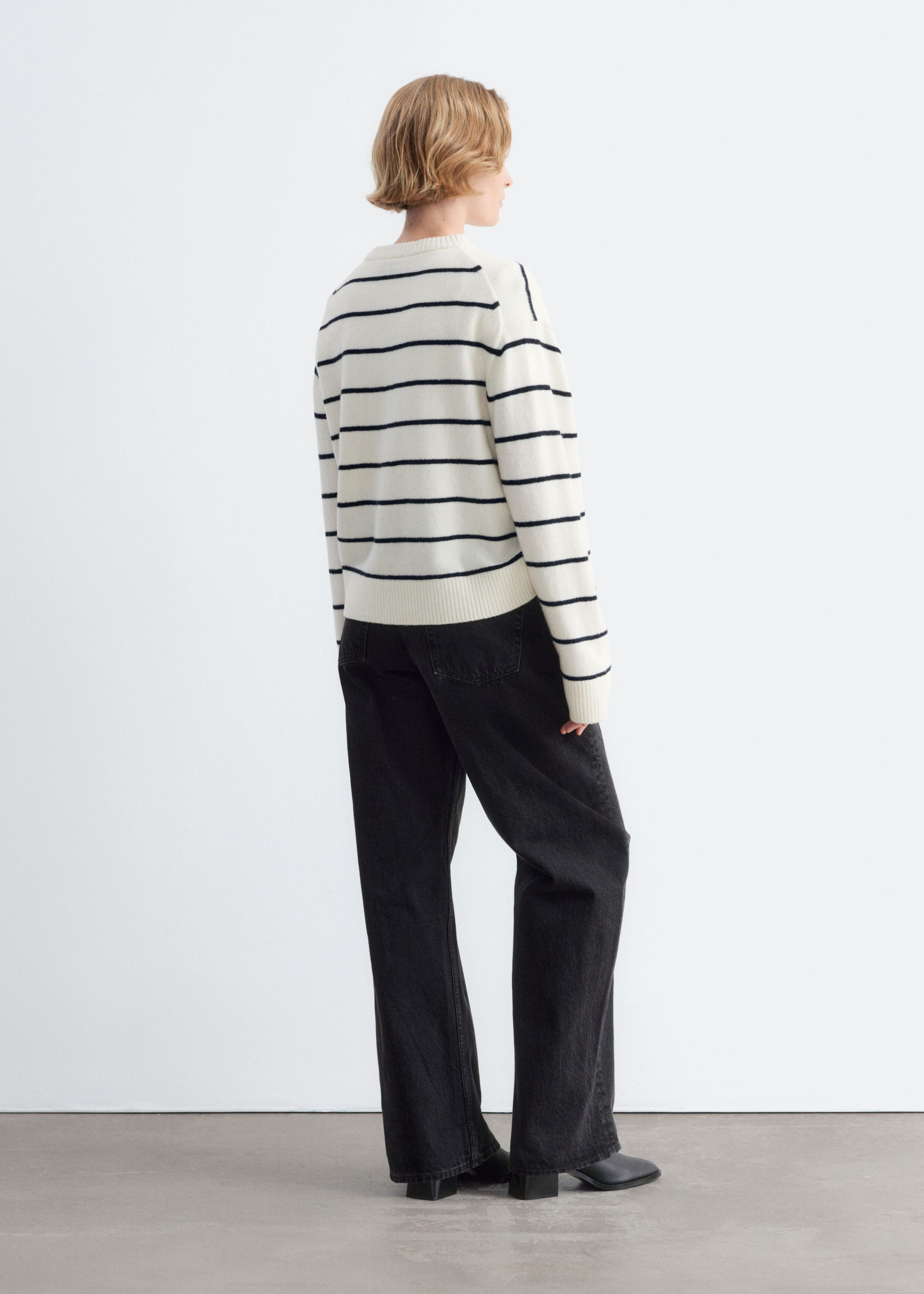 Pull en maille - Rayures blanches et noires - Lookbook