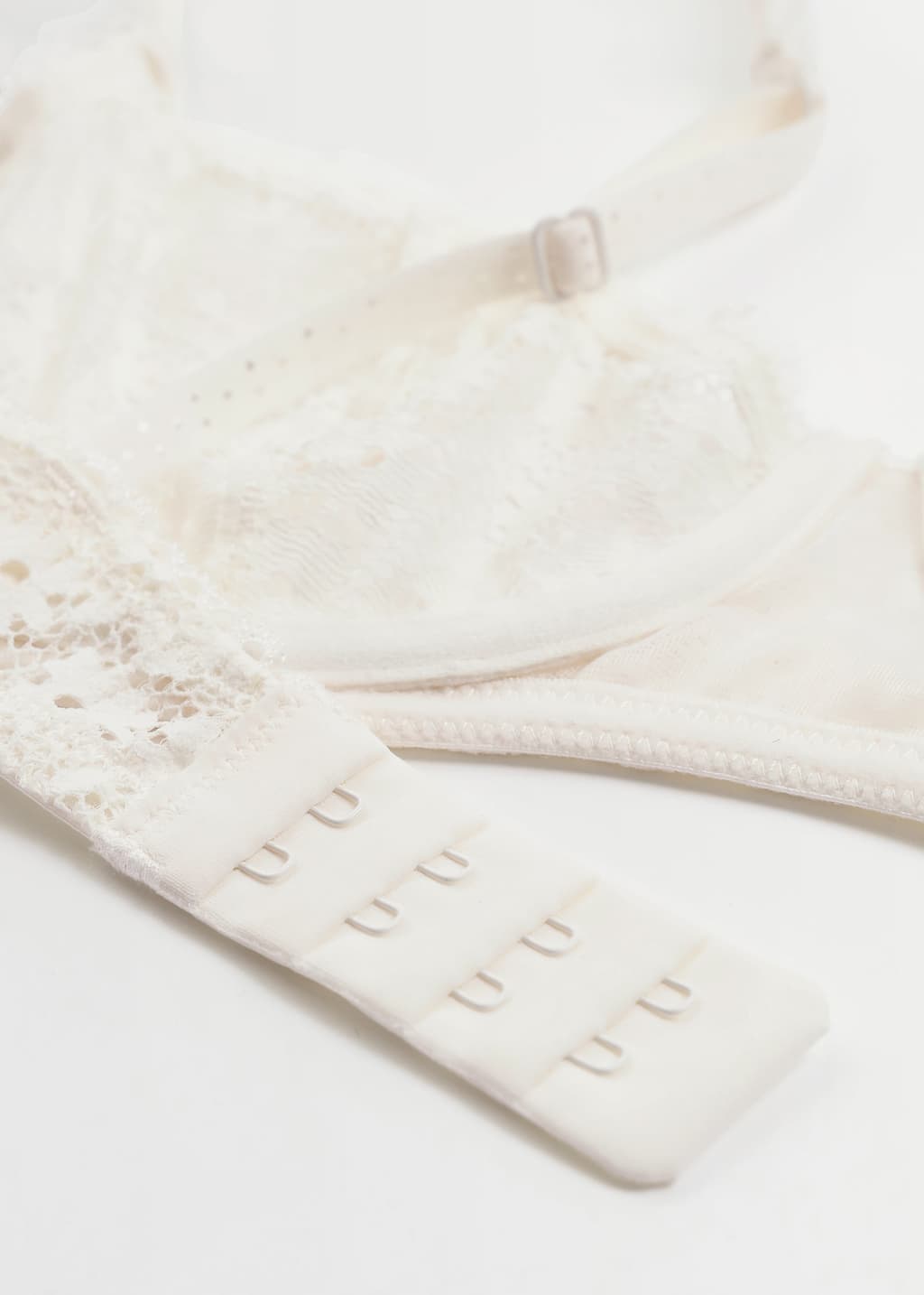 PleatedFrillTrimmedUnderwireBra - {{variantName}} - Descrizione dettagliata
