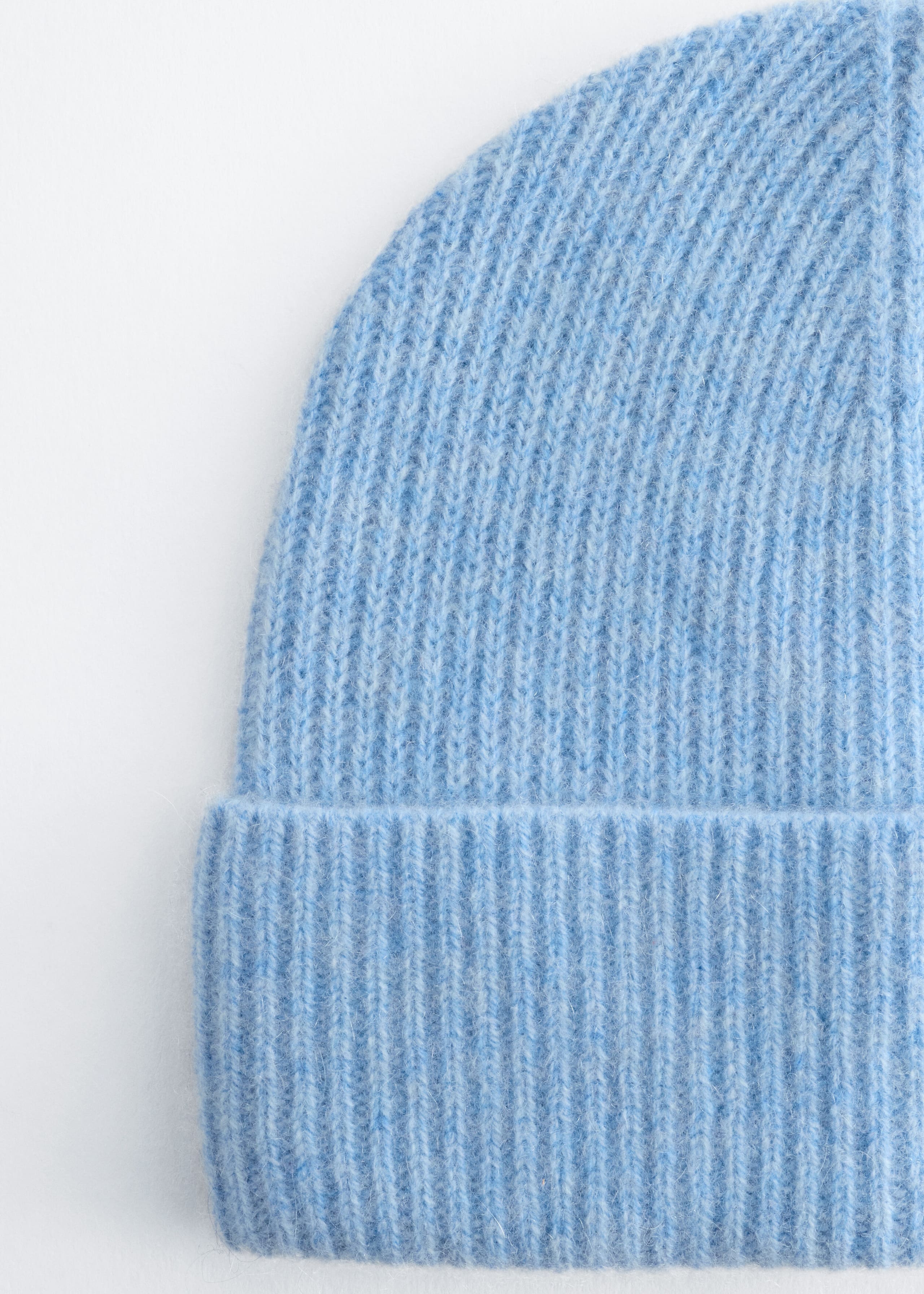 Cashmere Beanie - {{variantName}} - Descriptive Detail