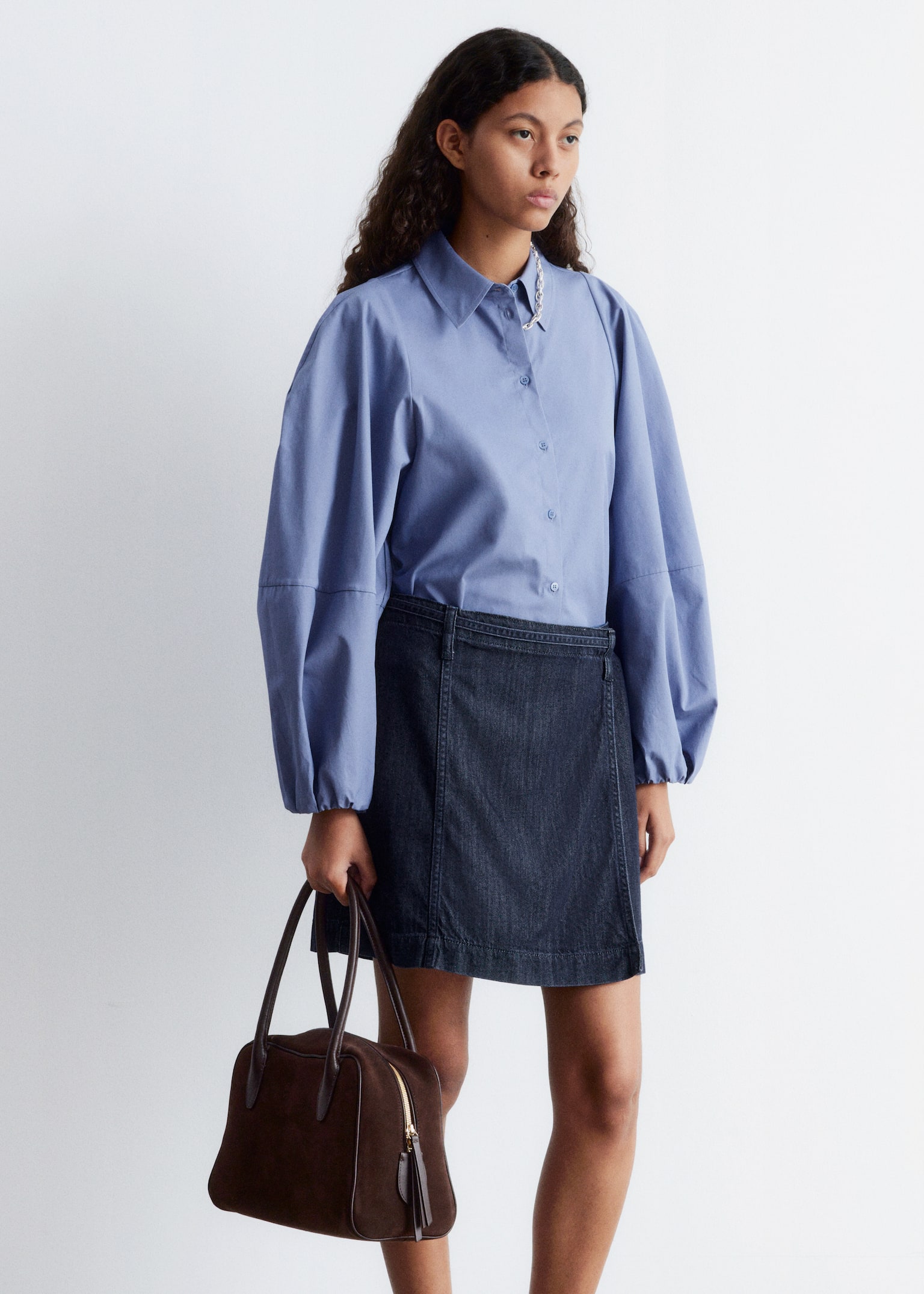 Volumineuze blouse met ballonmouwen - Vaalblauw/Donkerrood - 6