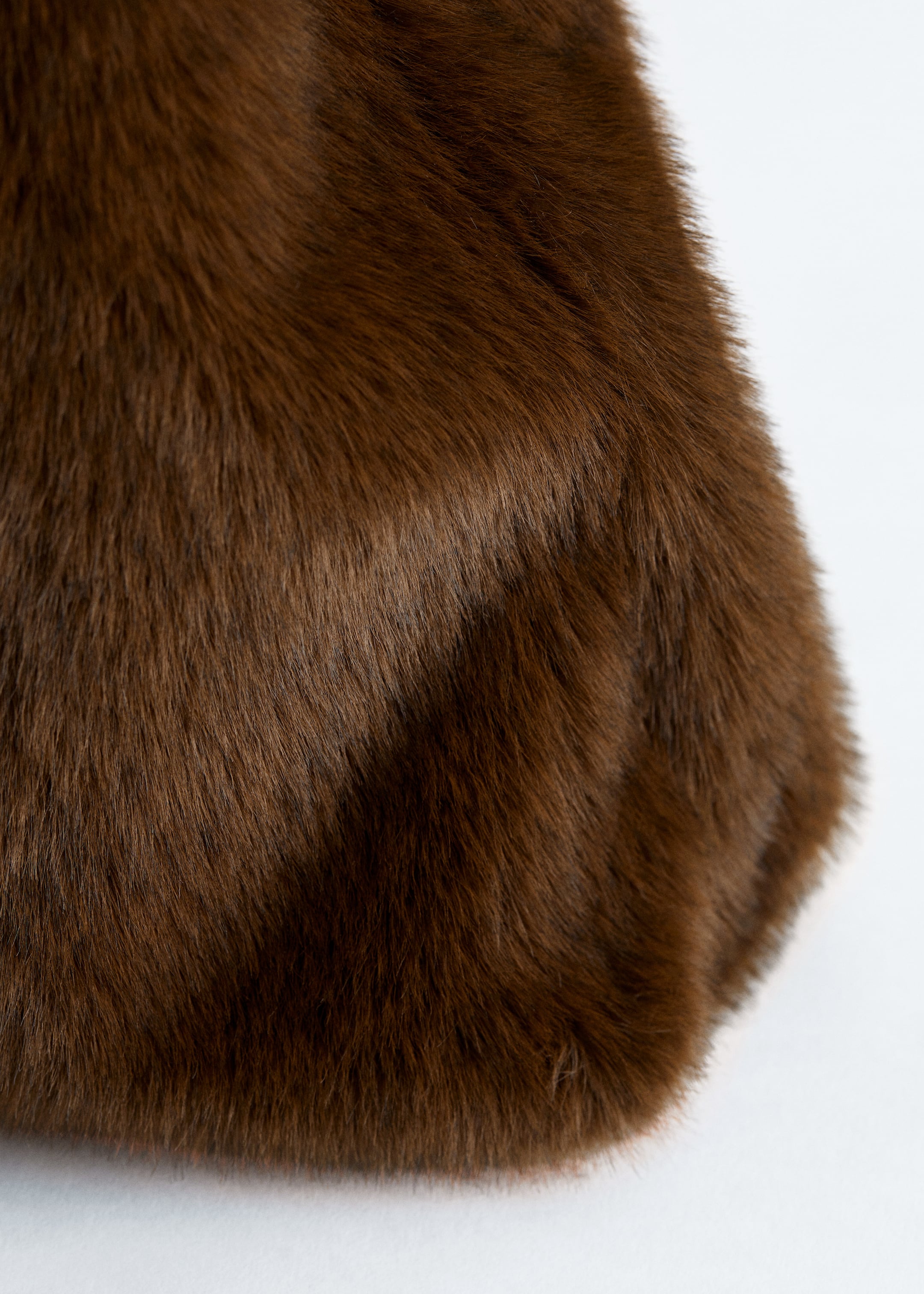 Grösseres Bild ansehen: Schultertasche aus Fellimitat - Braun - DAMEN | H&M CH 5