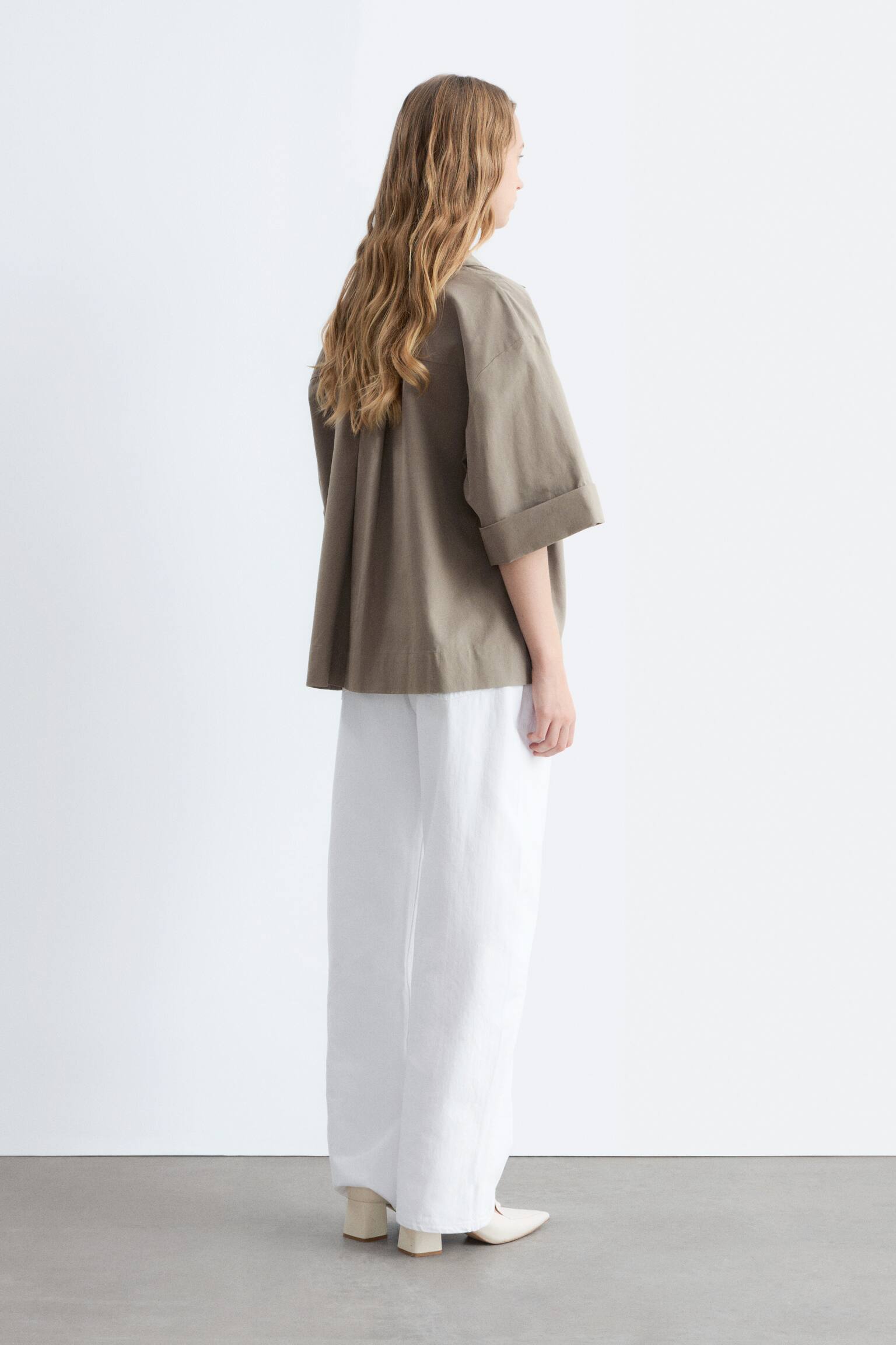 Kastenförmiges Kurzarmhemd - Graubraun - 7