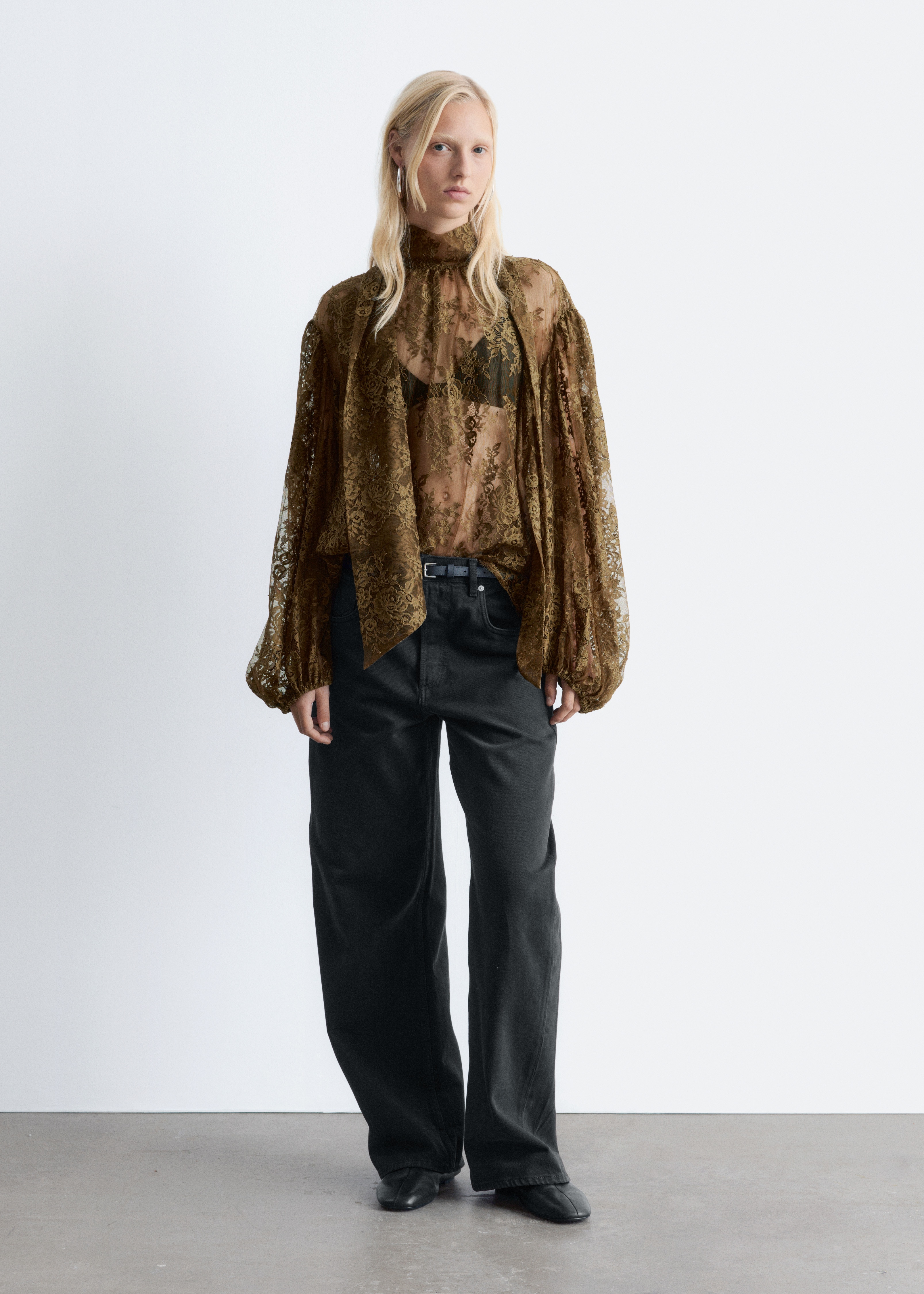 Koronkowa bluzka z wiązaną kokardą - Zielony khaki