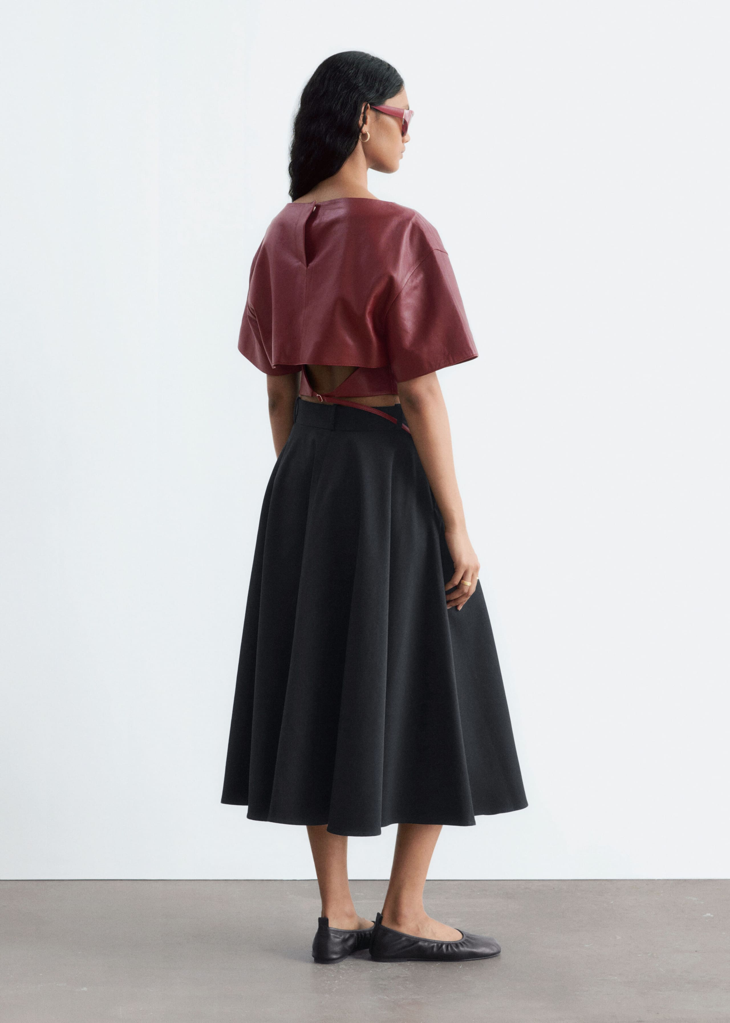 Haut en cuir à nouer au dos - Rouge foncé - Lookbook