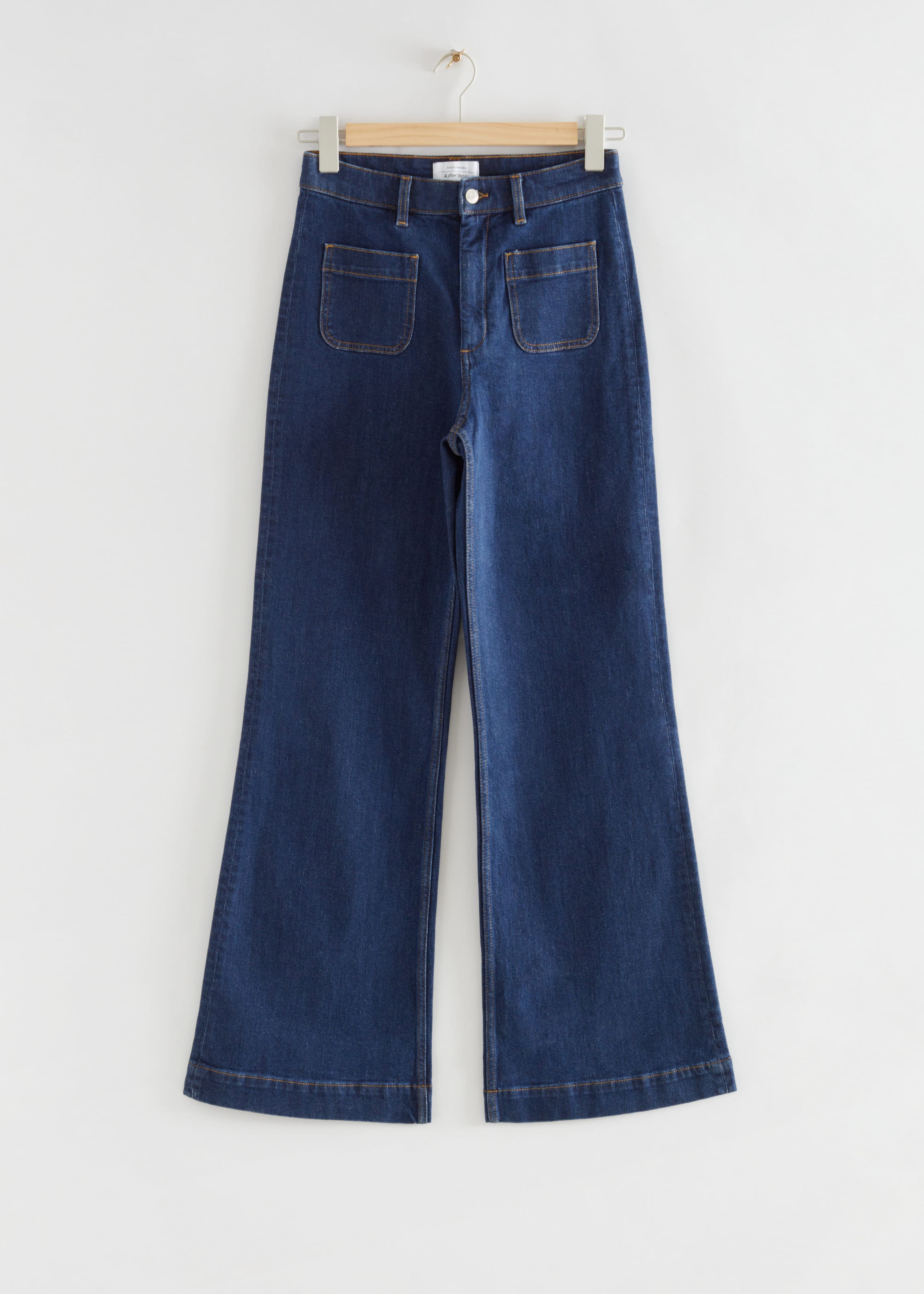 Flared Jeans - Dunkelblau - Stillleben