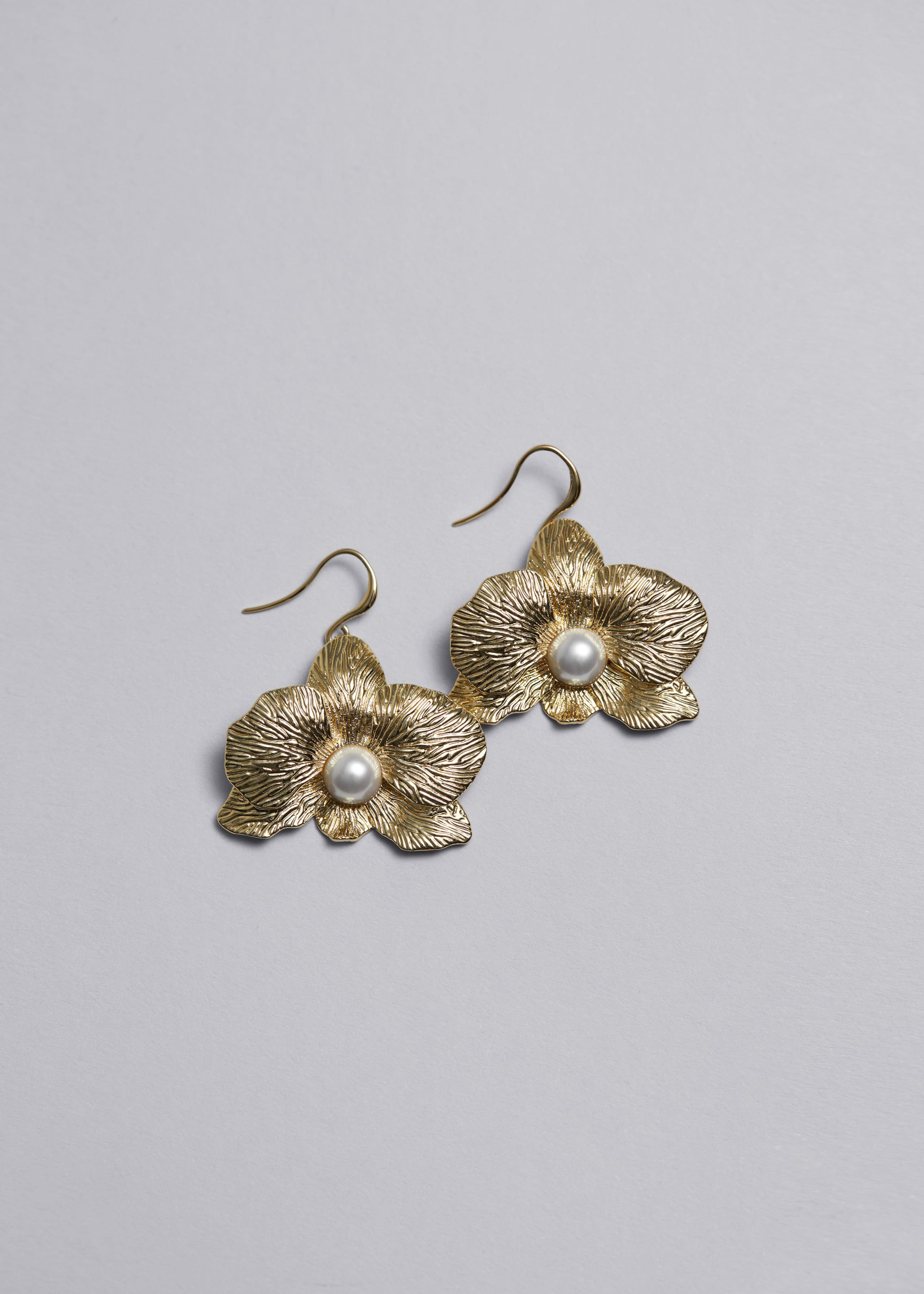 Flower Blossom Earrings - Gold - Still Life
