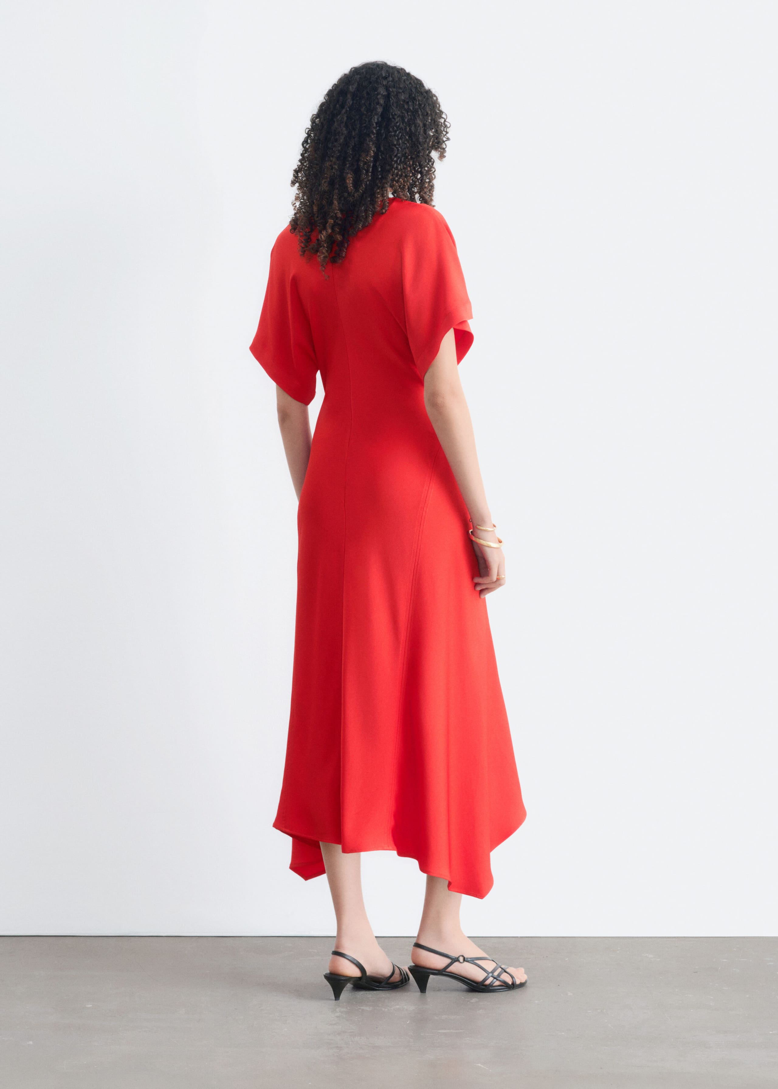 Robe longue à col en V - Rouge - Lookbook
