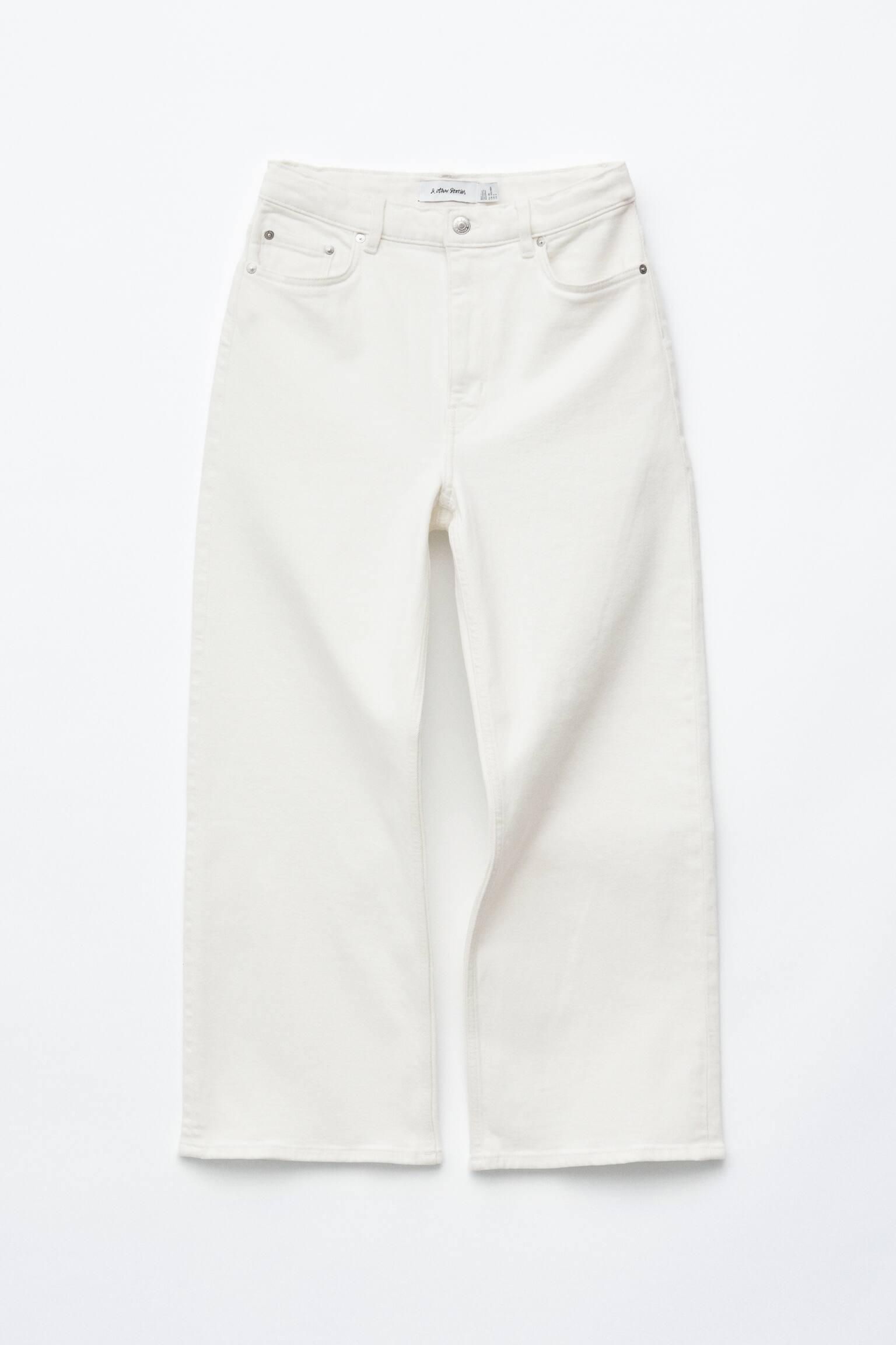 Verkürzte Jeans mit weitem Bein - Weiß/Mittelblau/Hellblau/Schwarz - 2