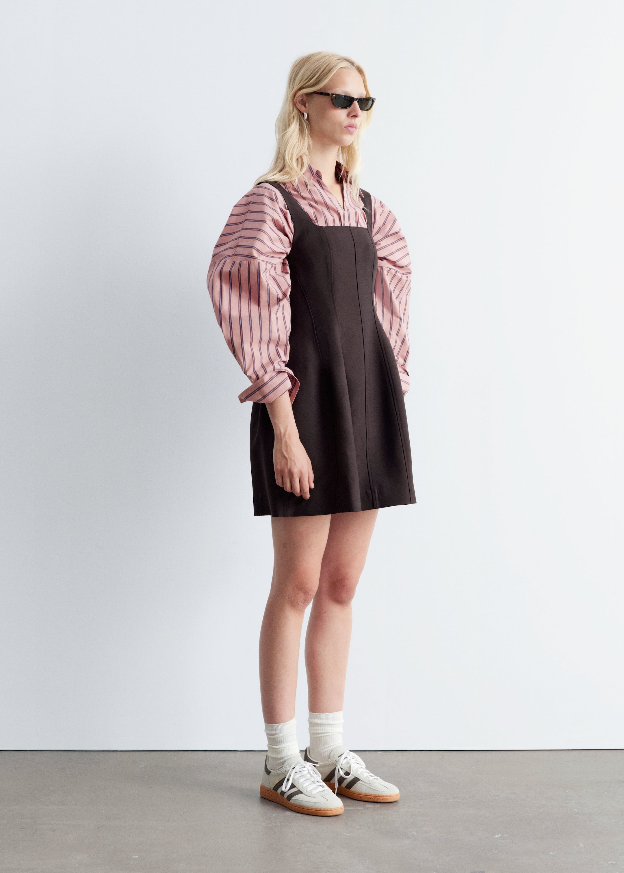 Visa större bild: Miniklänning - Mörkbrun - DAM | H&M SE 4
