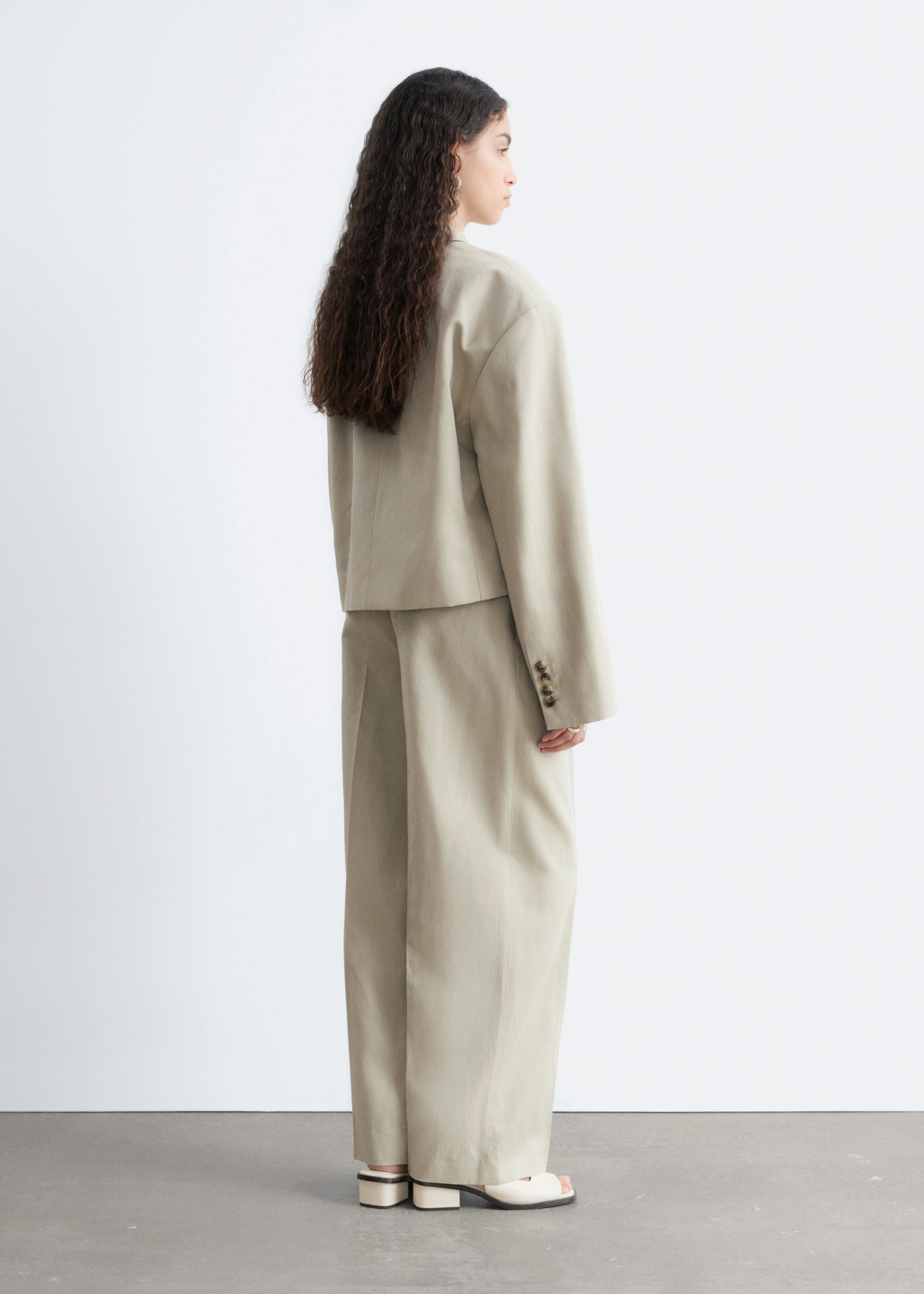 Image of Verkürzter Blazer aus Wolle und Leinen