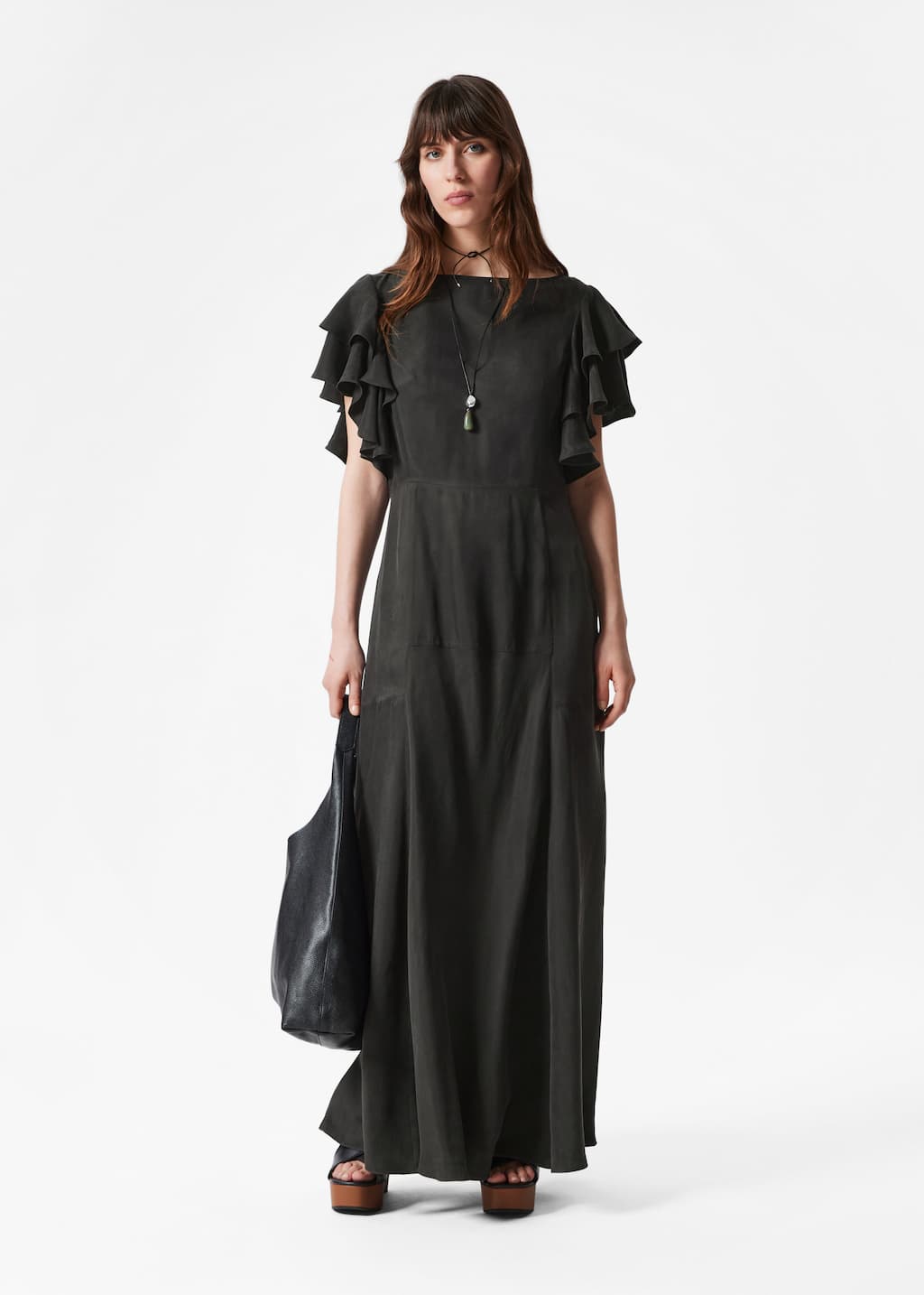 Robe longue volantée en satin - Noir - Lookbook