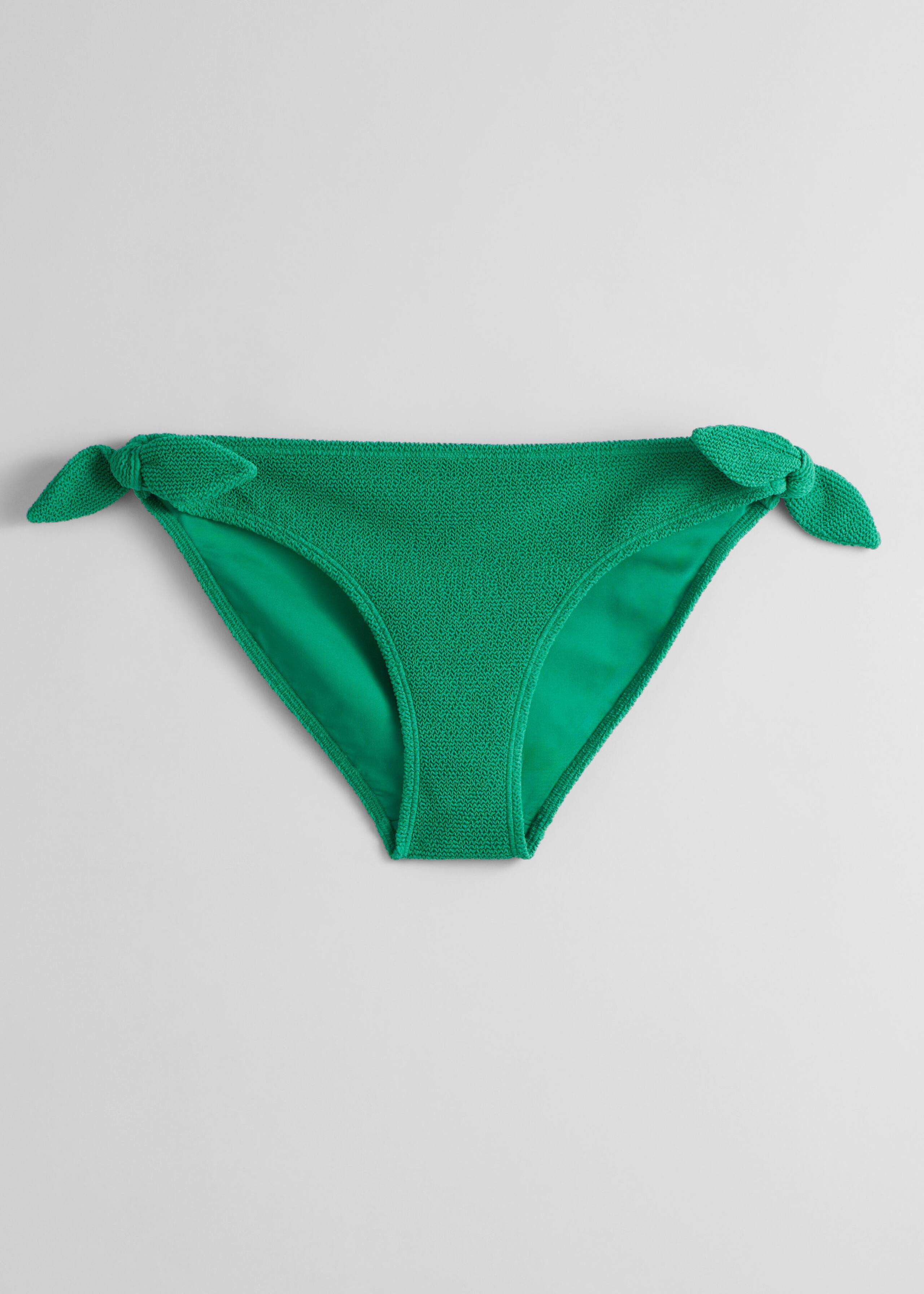 Krepp-Bikinihose mit Zierknoten - Green - Stillleben