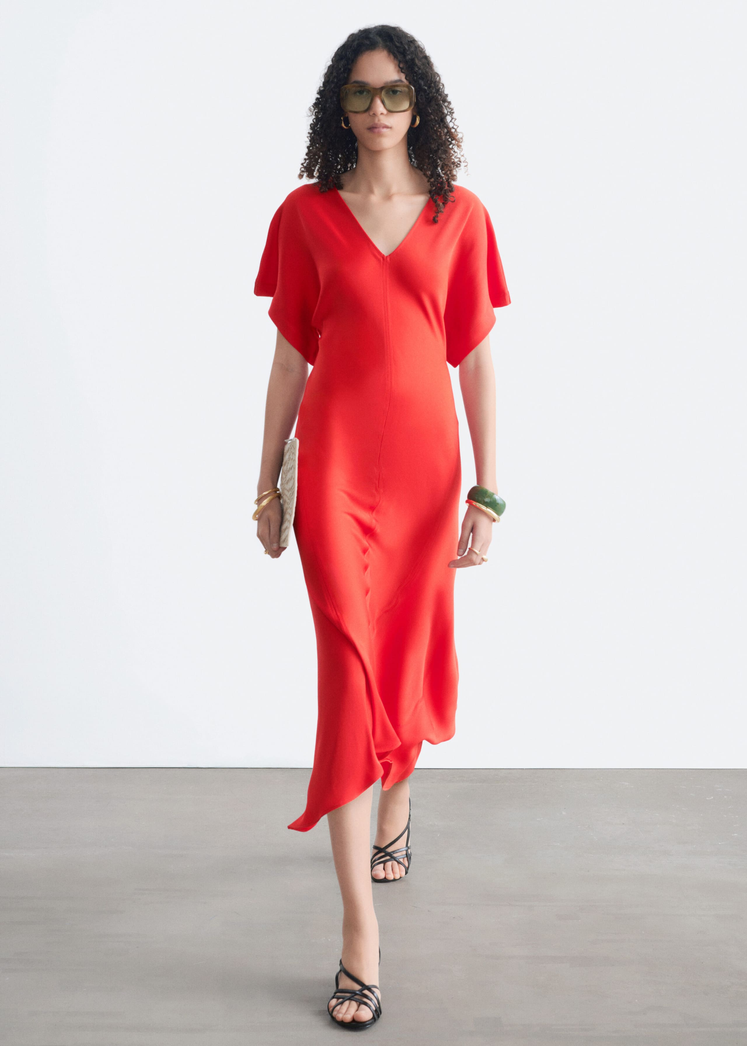 Robe longue à col en V - Rouge - Lookbook