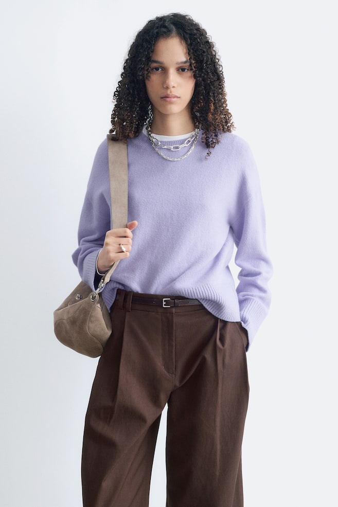 Locker geschnittener Strickpullover - Flieder/Graubraun/Beige/Dunkelrot/Grau meliert/Hellblau/Weiß - 1